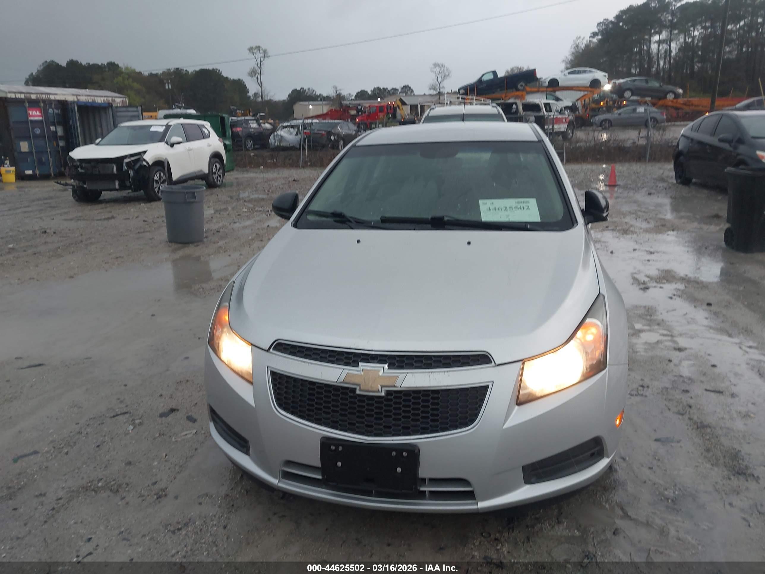 CHEVROLET CRUZE image 6