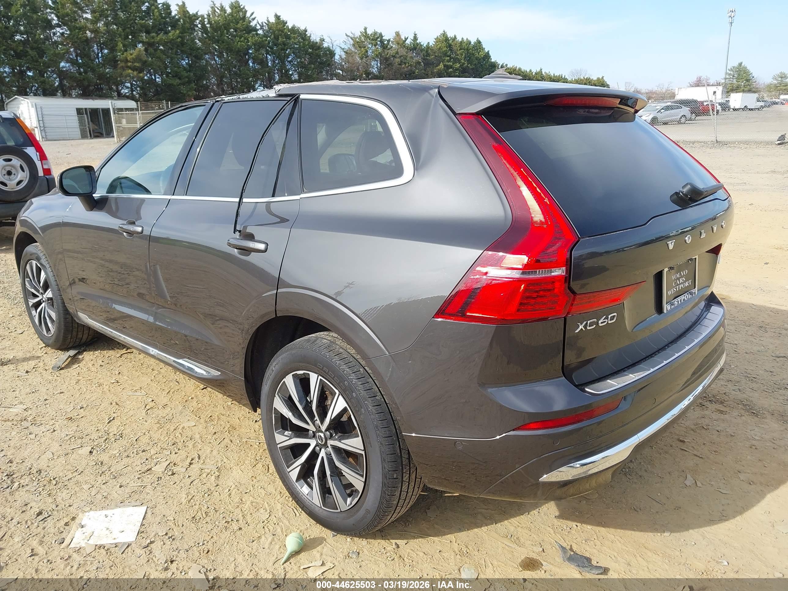 VOLVO XC60 image 3