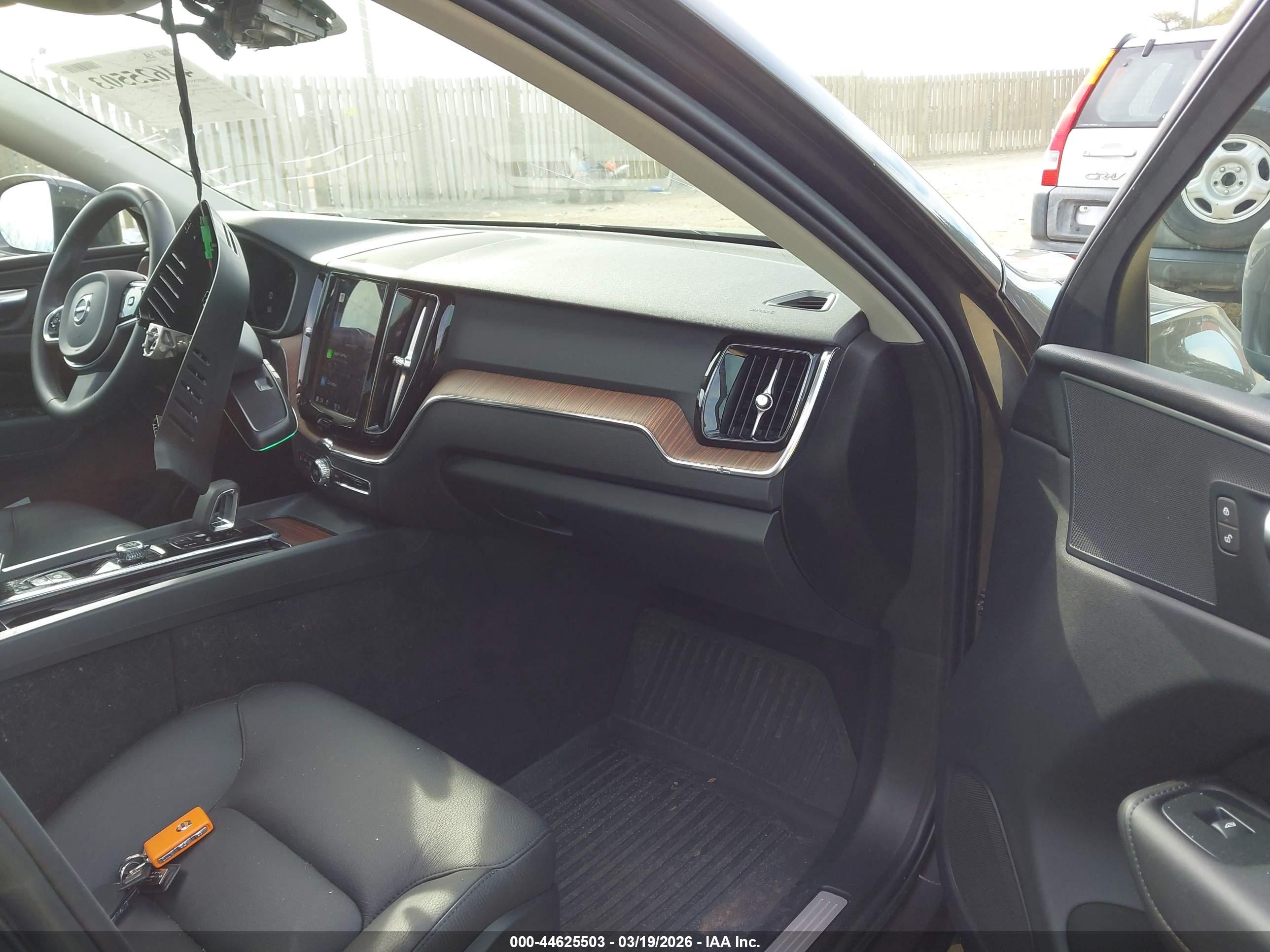 VOLVO XC60 image 5