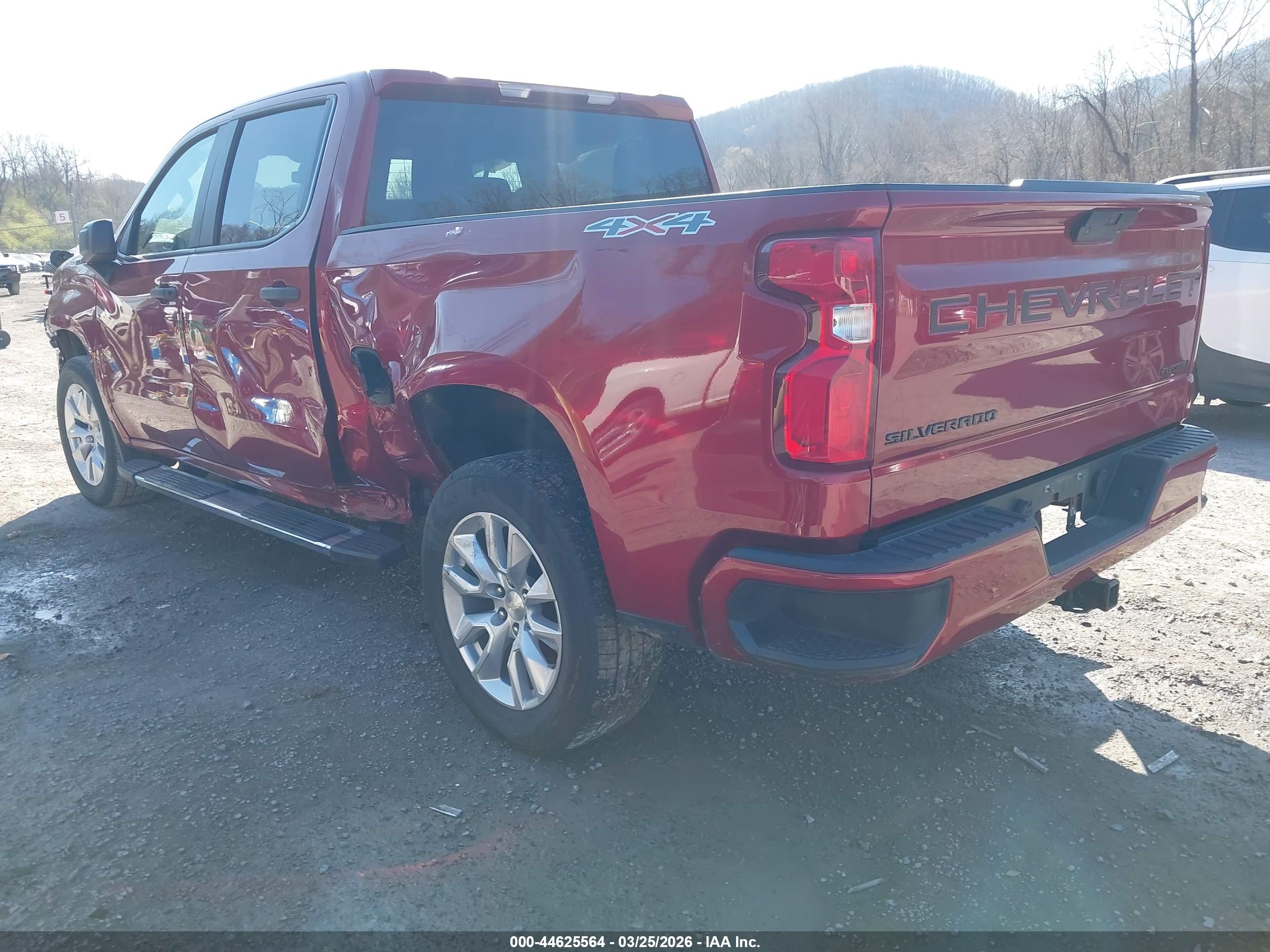CHEVROLET SILVERADO image 3