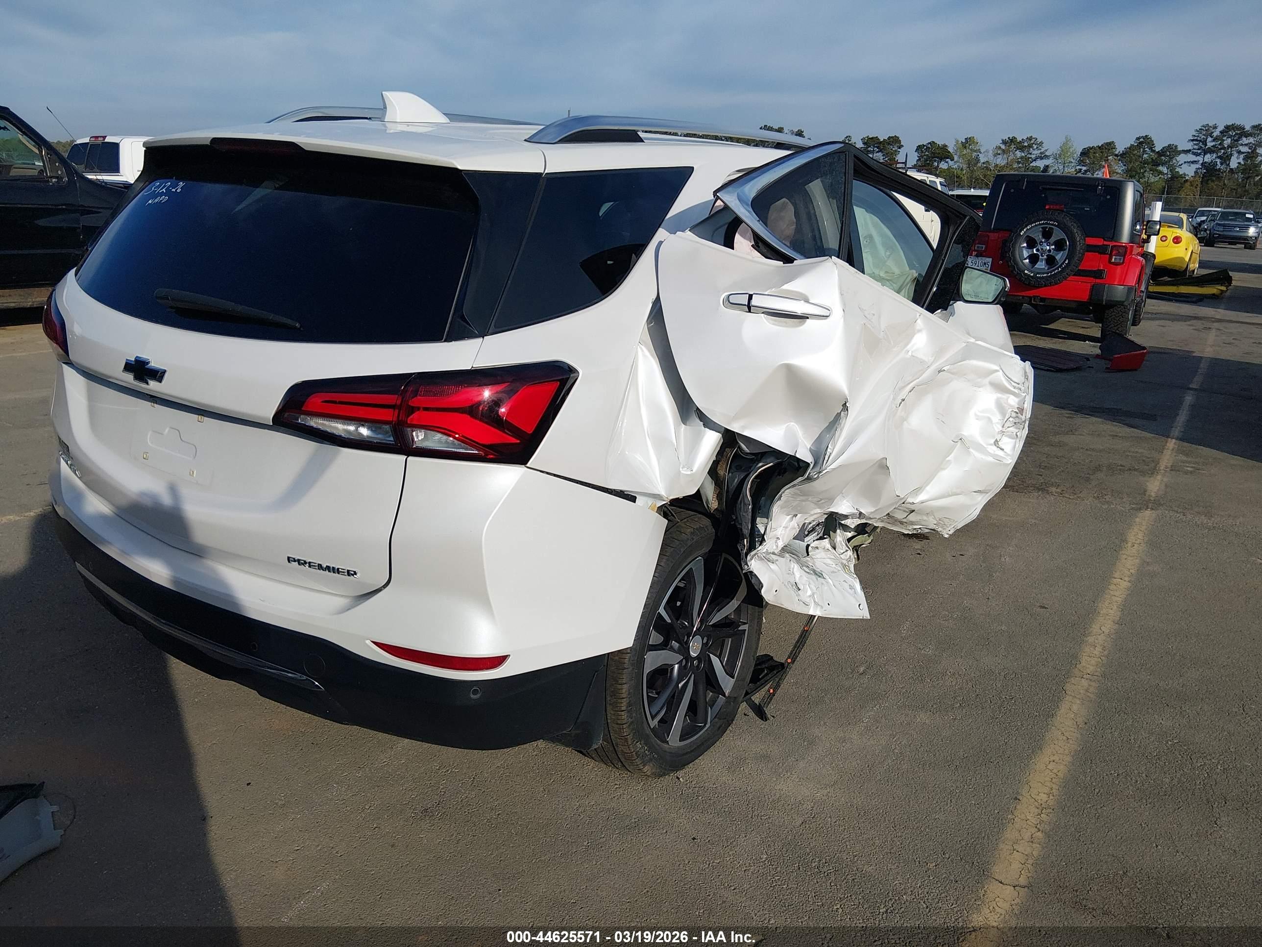 CHEVROLET EQUINOX image 4