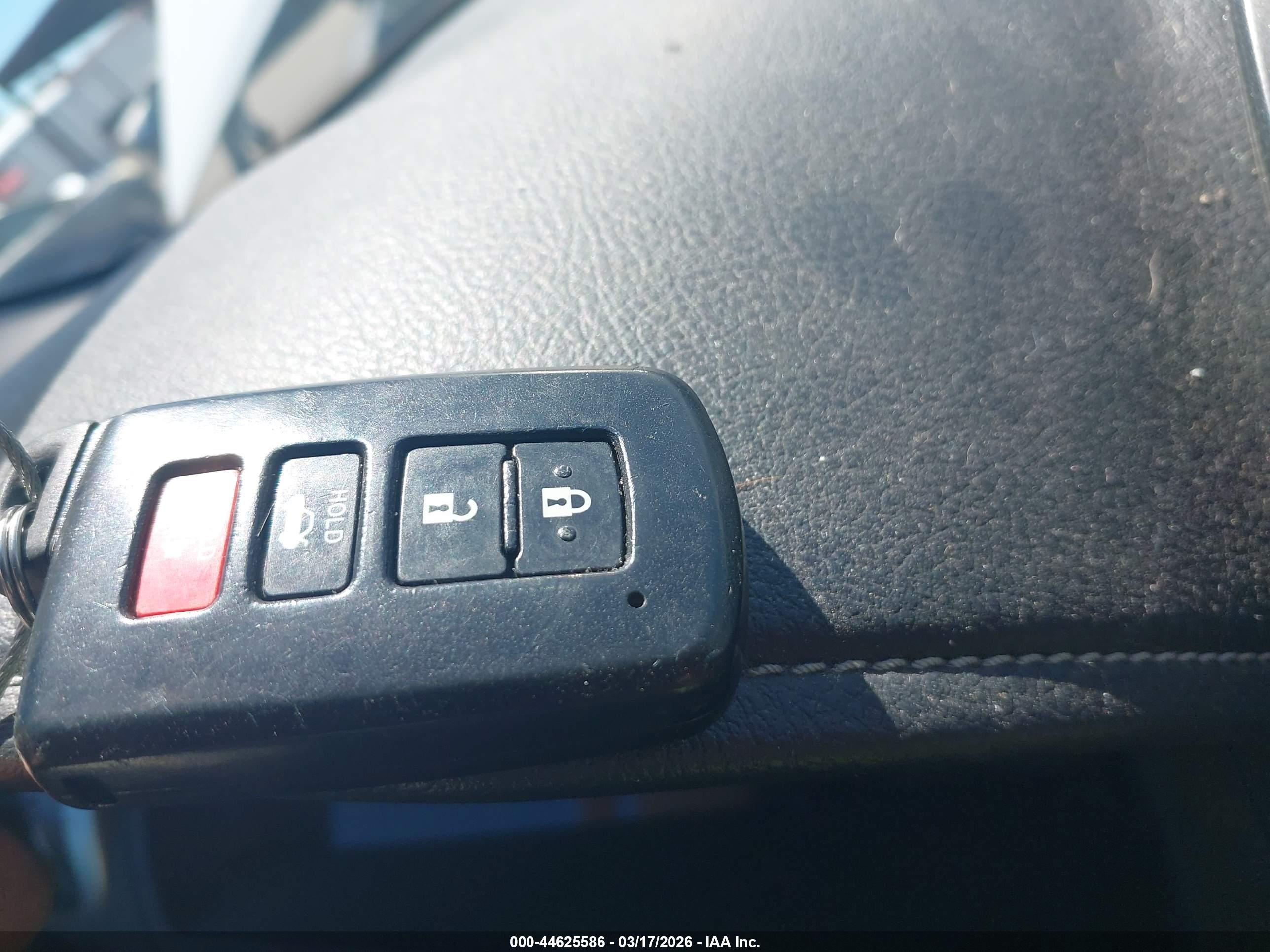 TOYOTA CAMRY image 11