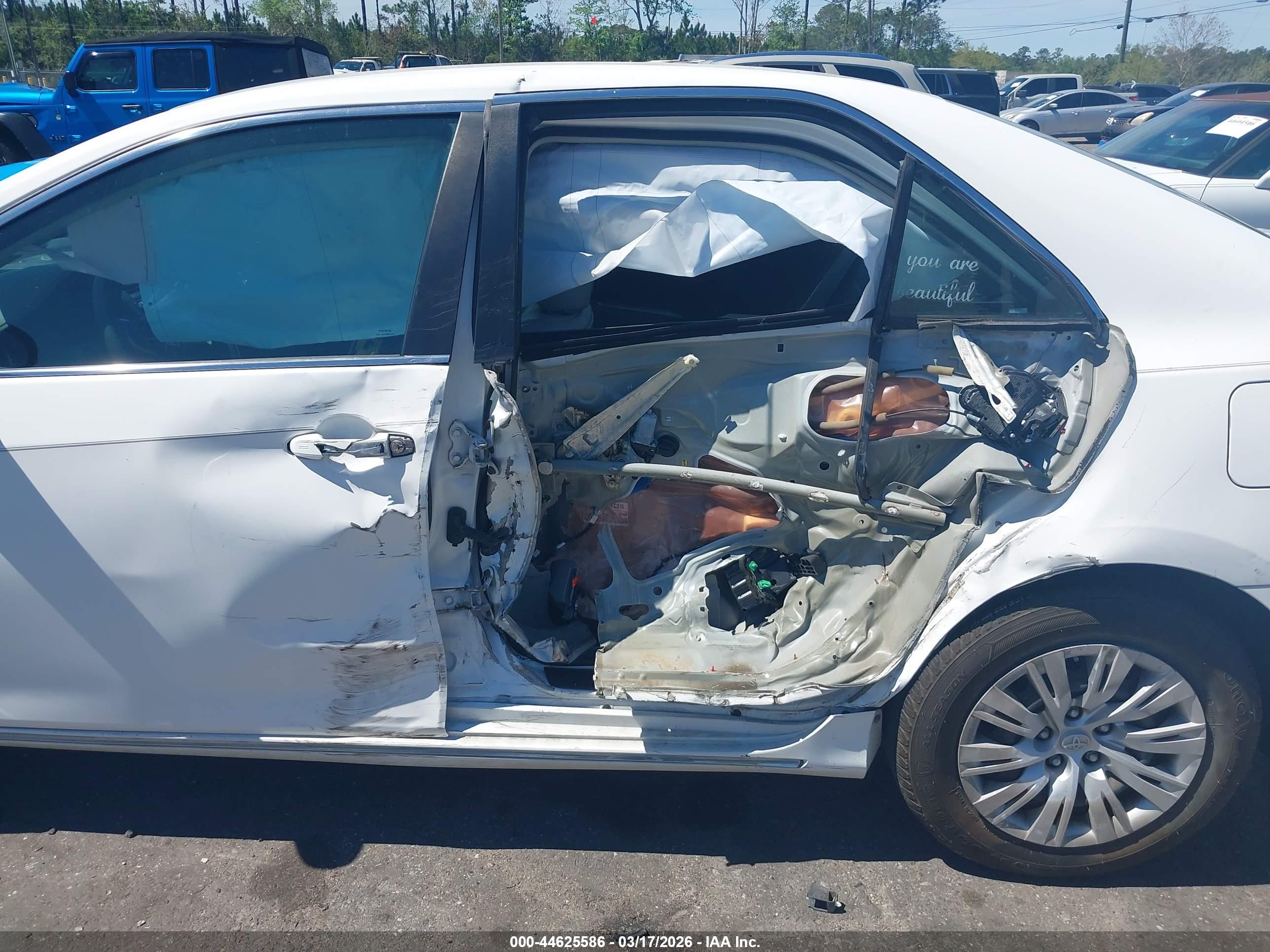 TOYOTA CAMRY image 6