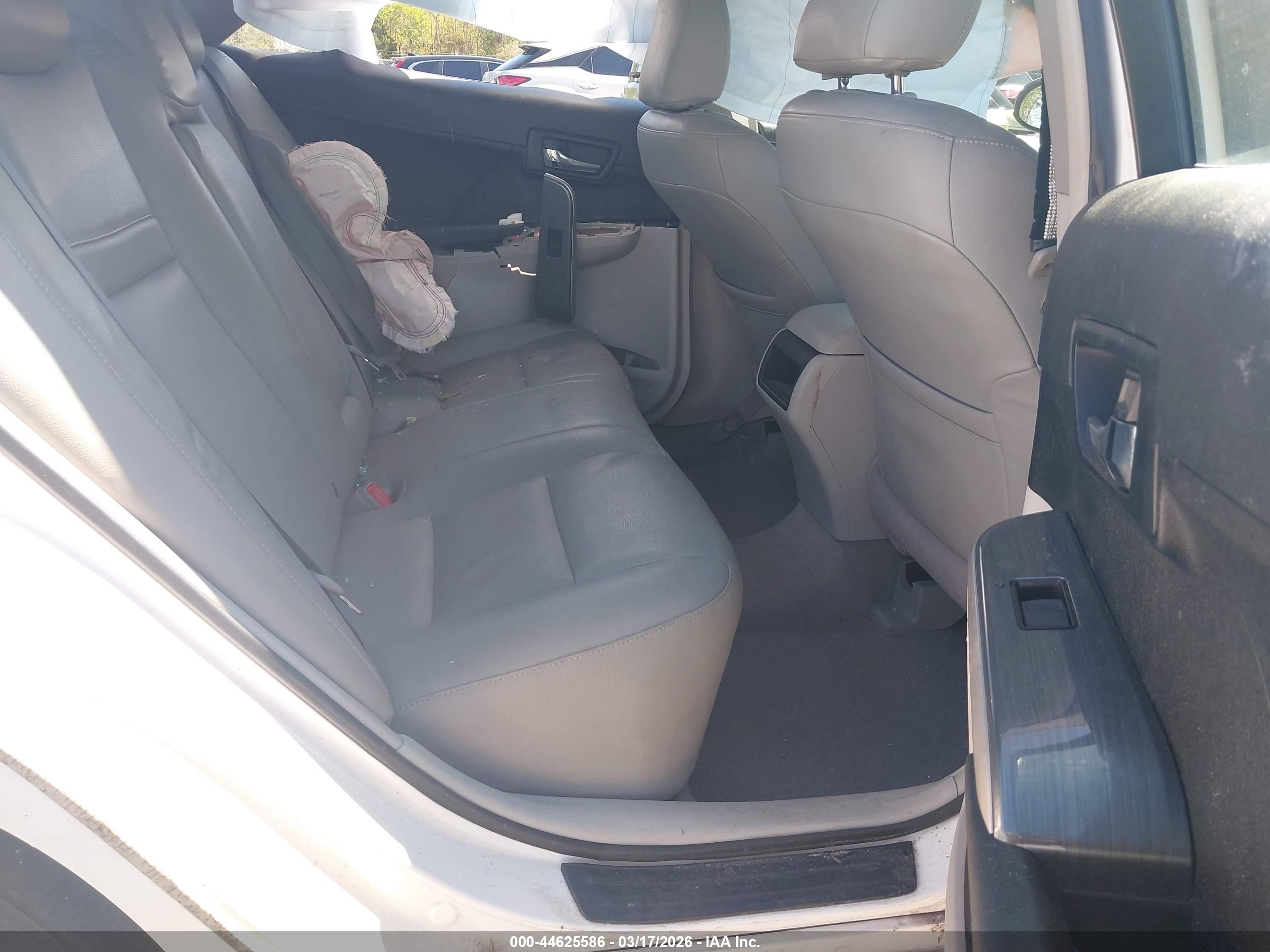TOYOTA CAMRY image 8