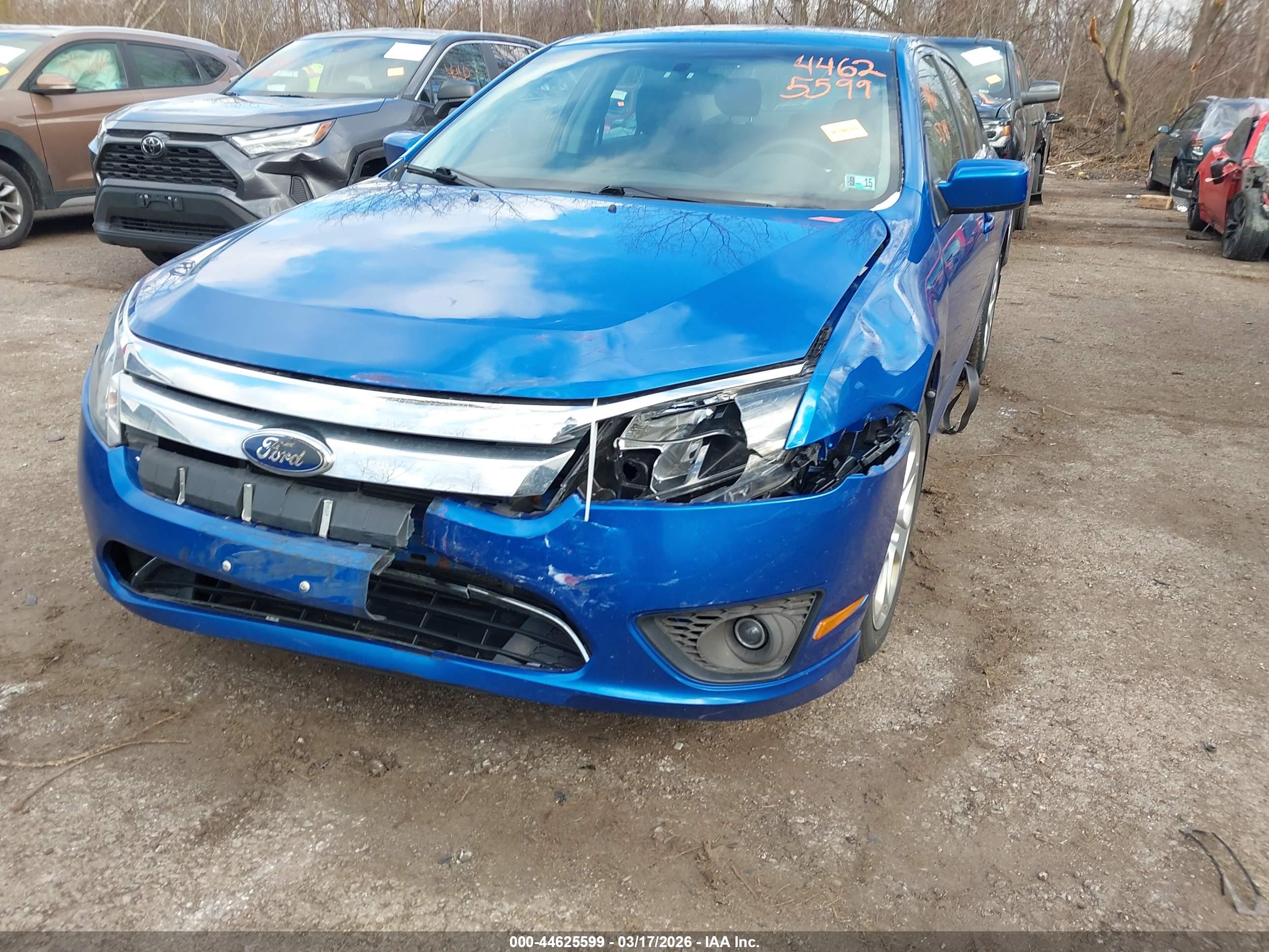 FORD FUSION image 6