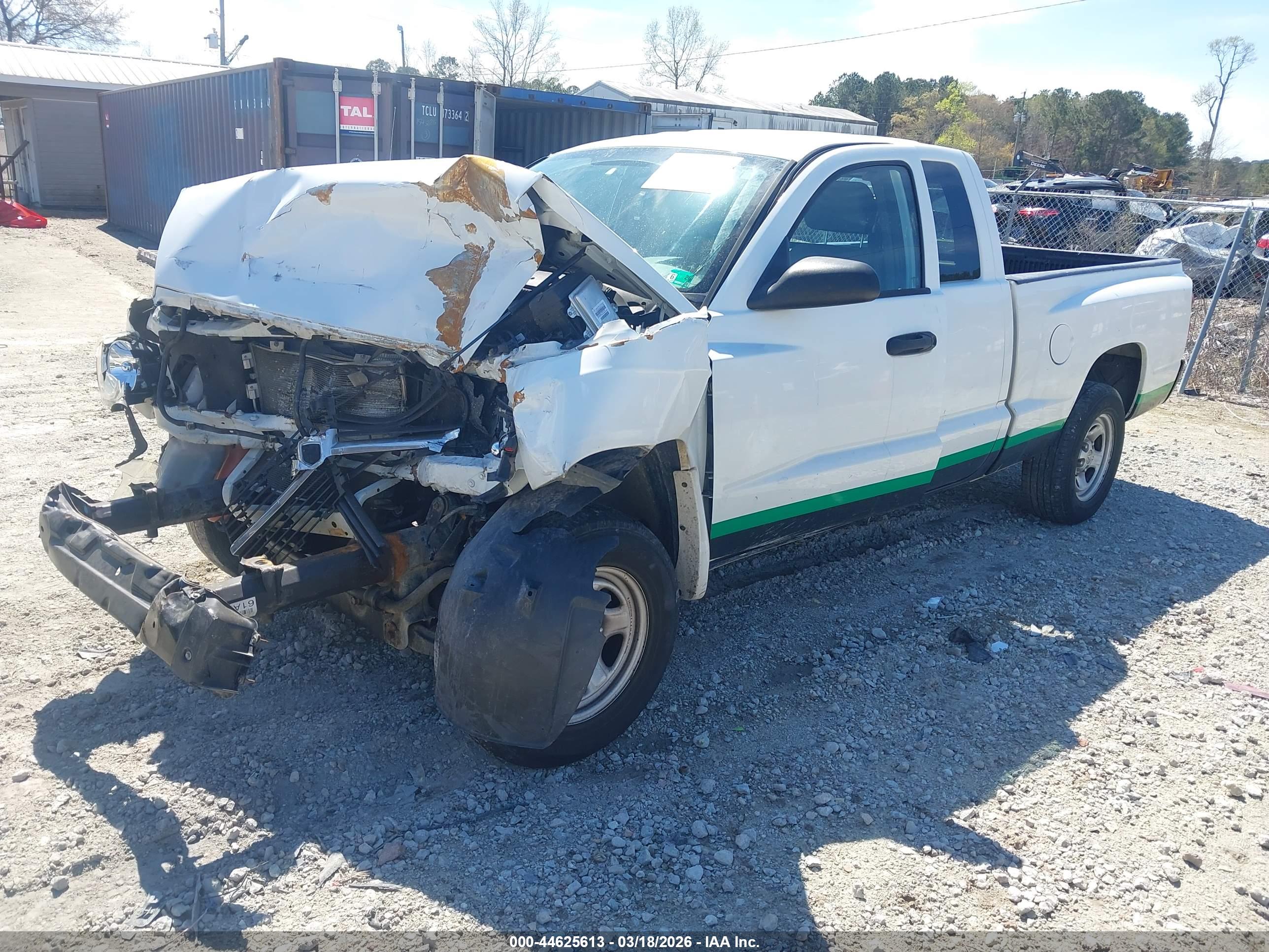 DODGE DAKOTA image 2