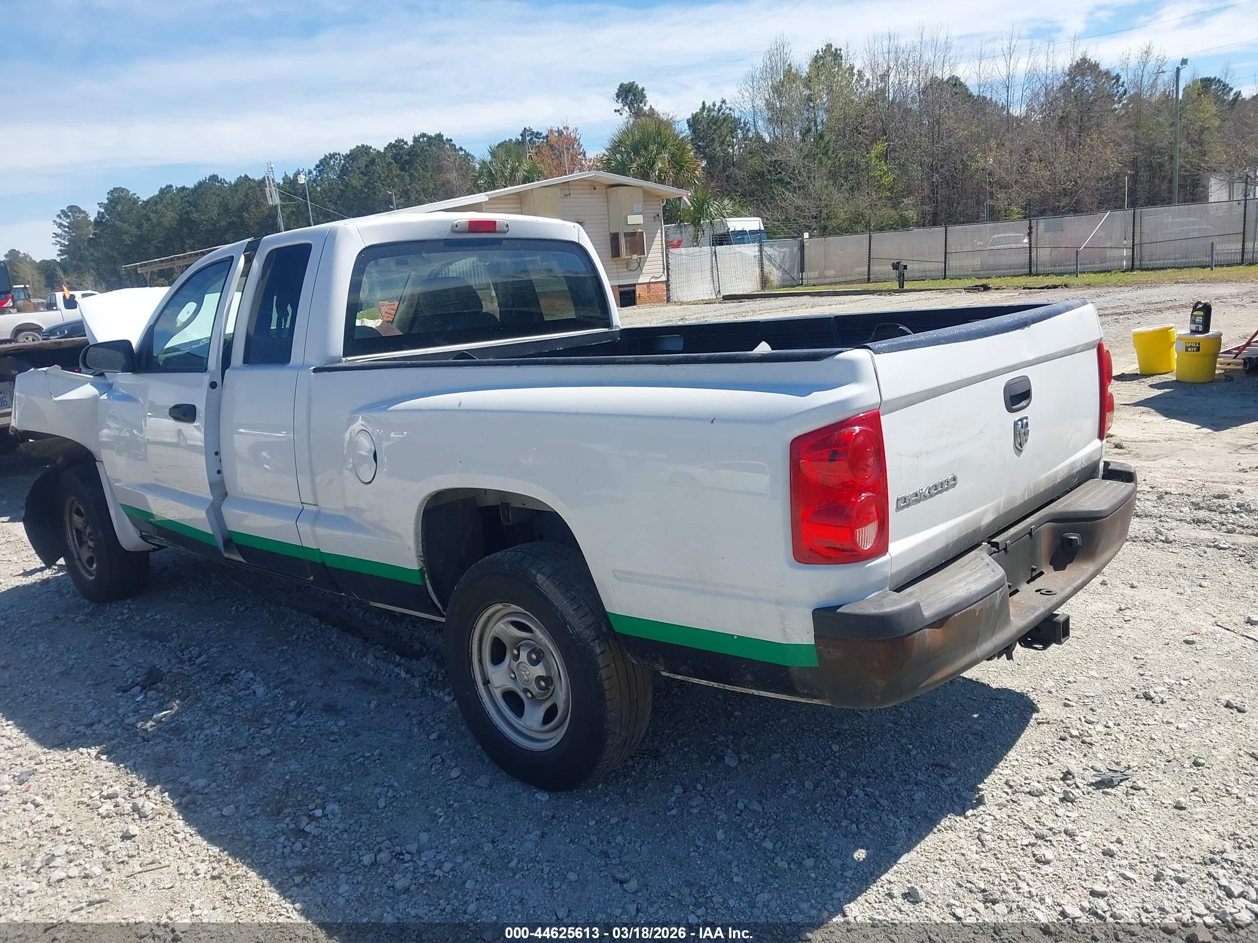 DODGE DAKOTA image 3