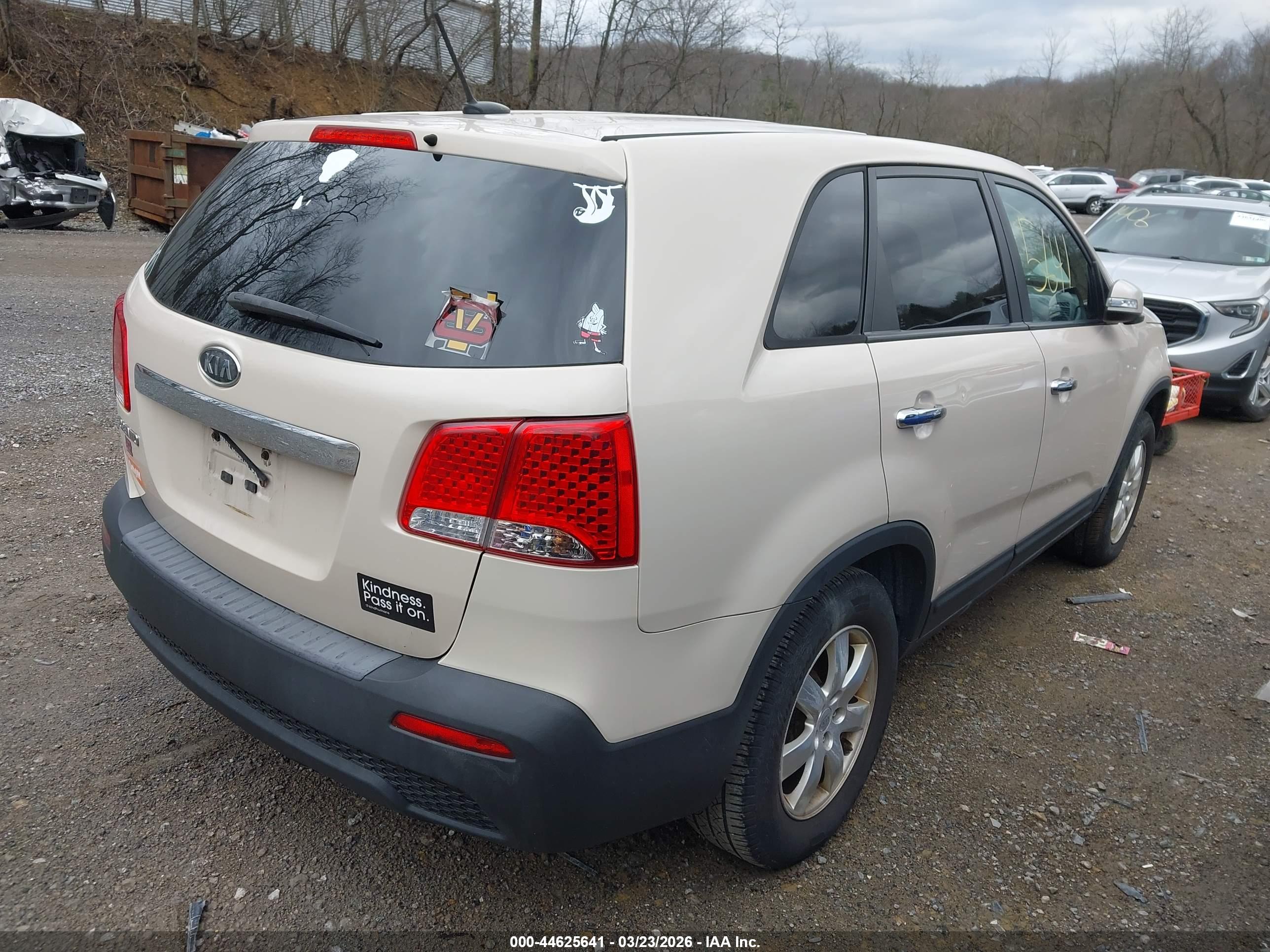 KIA SORENTO image 4