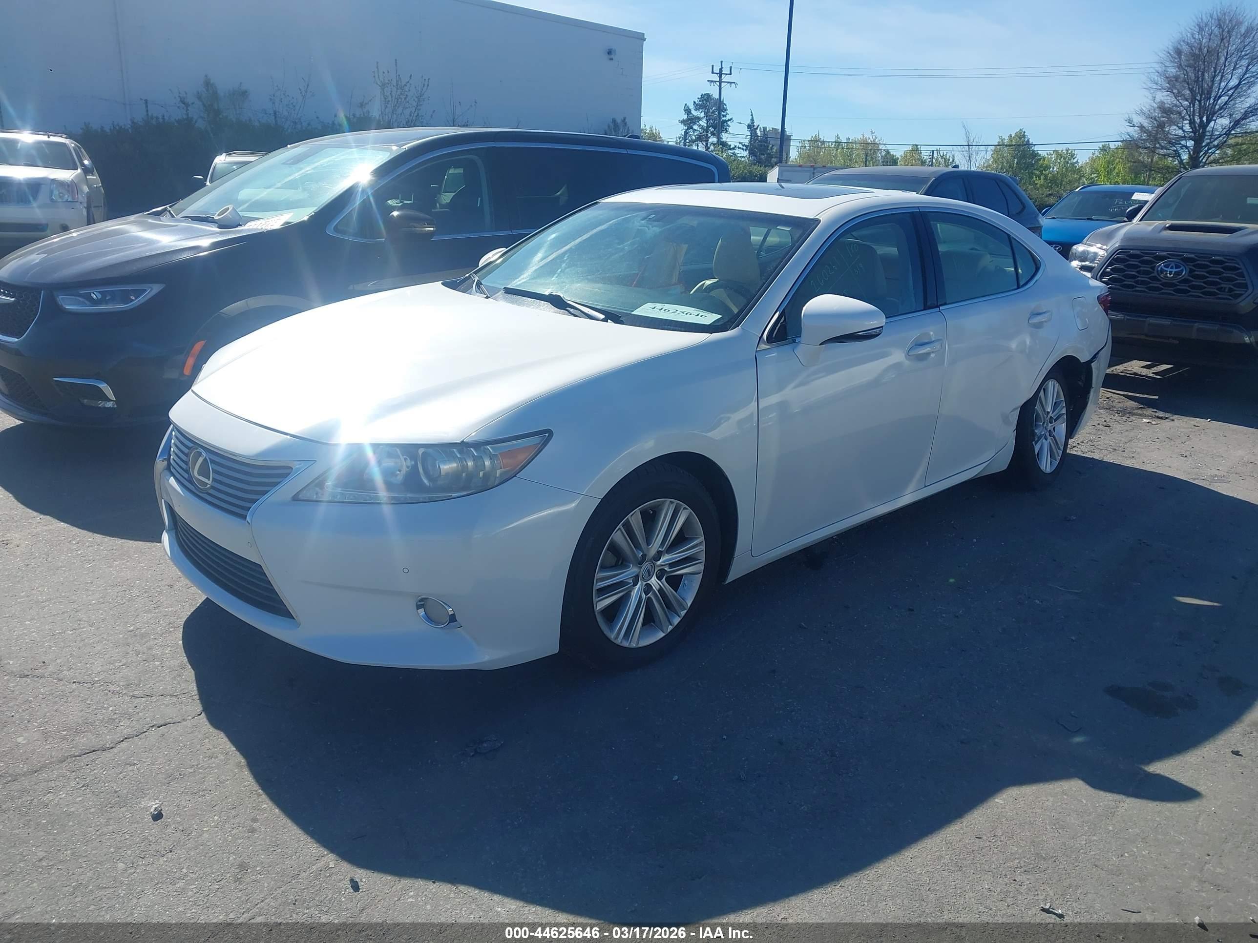 LEXUS ES image 2