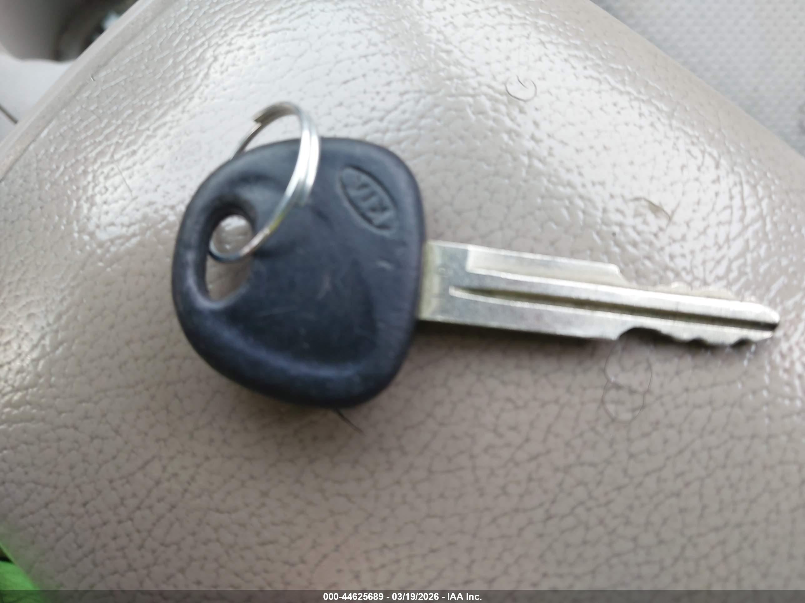 KIA SPECTRA image 11