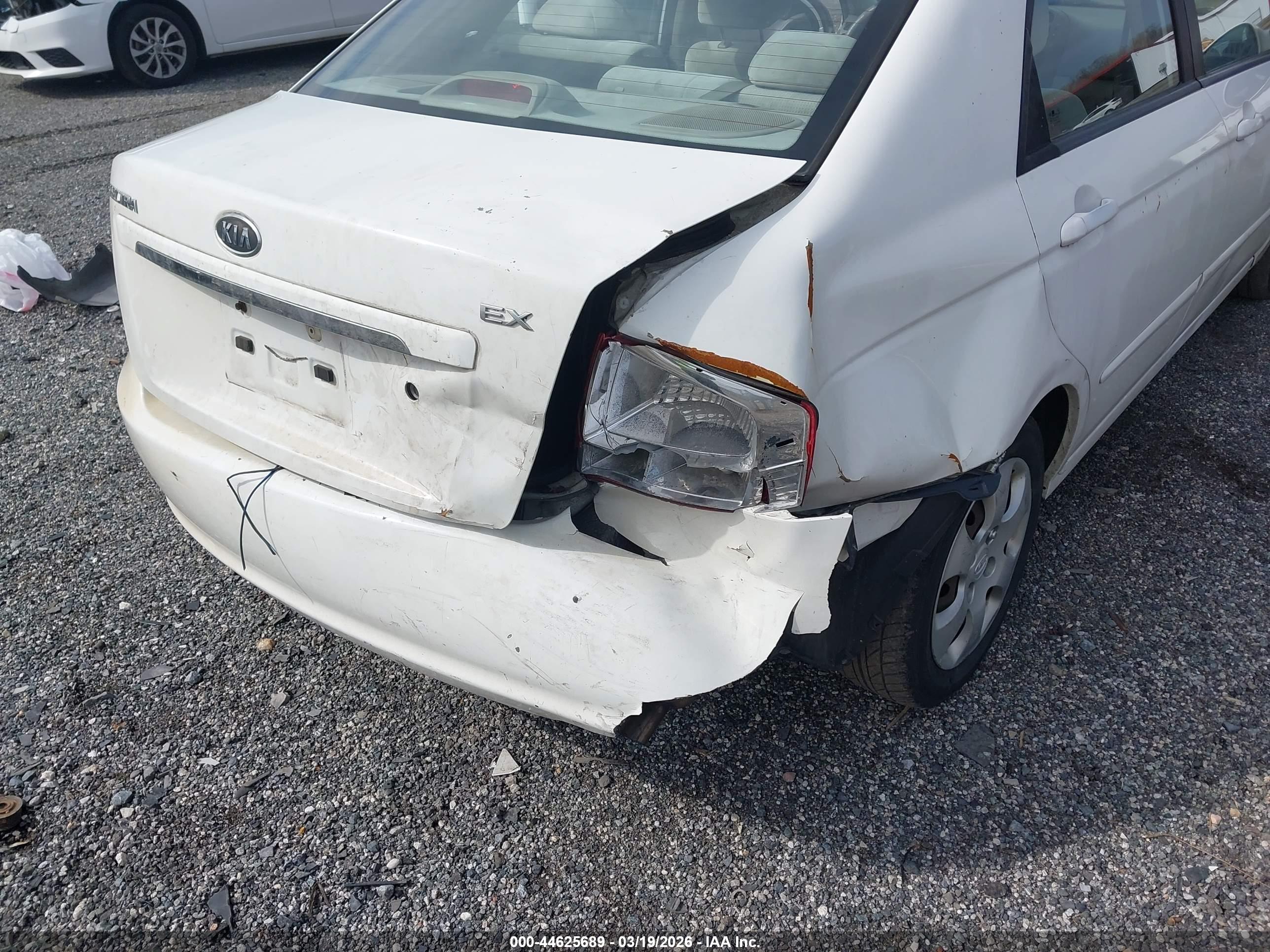 KIA SPECTRA image 6