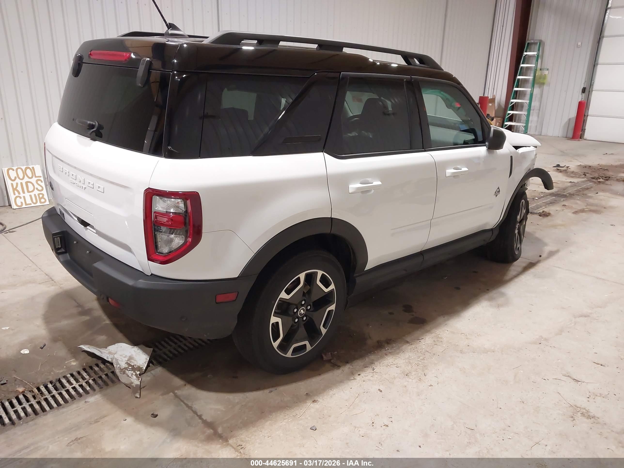 FORD BRONCO image 4