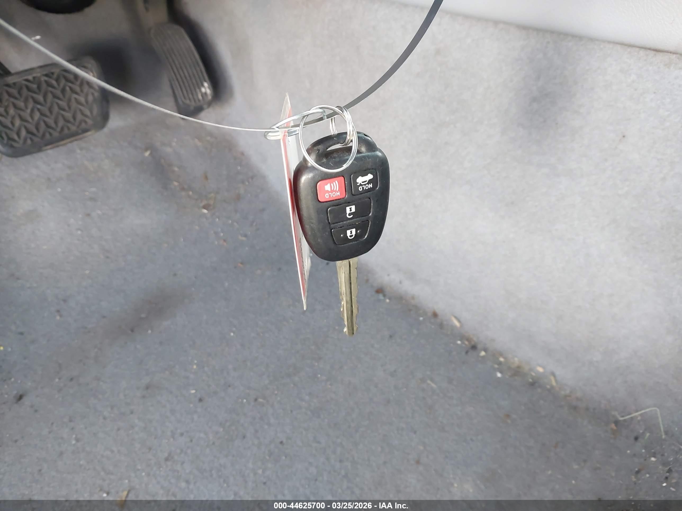 TOYOTA CAMRY image 11