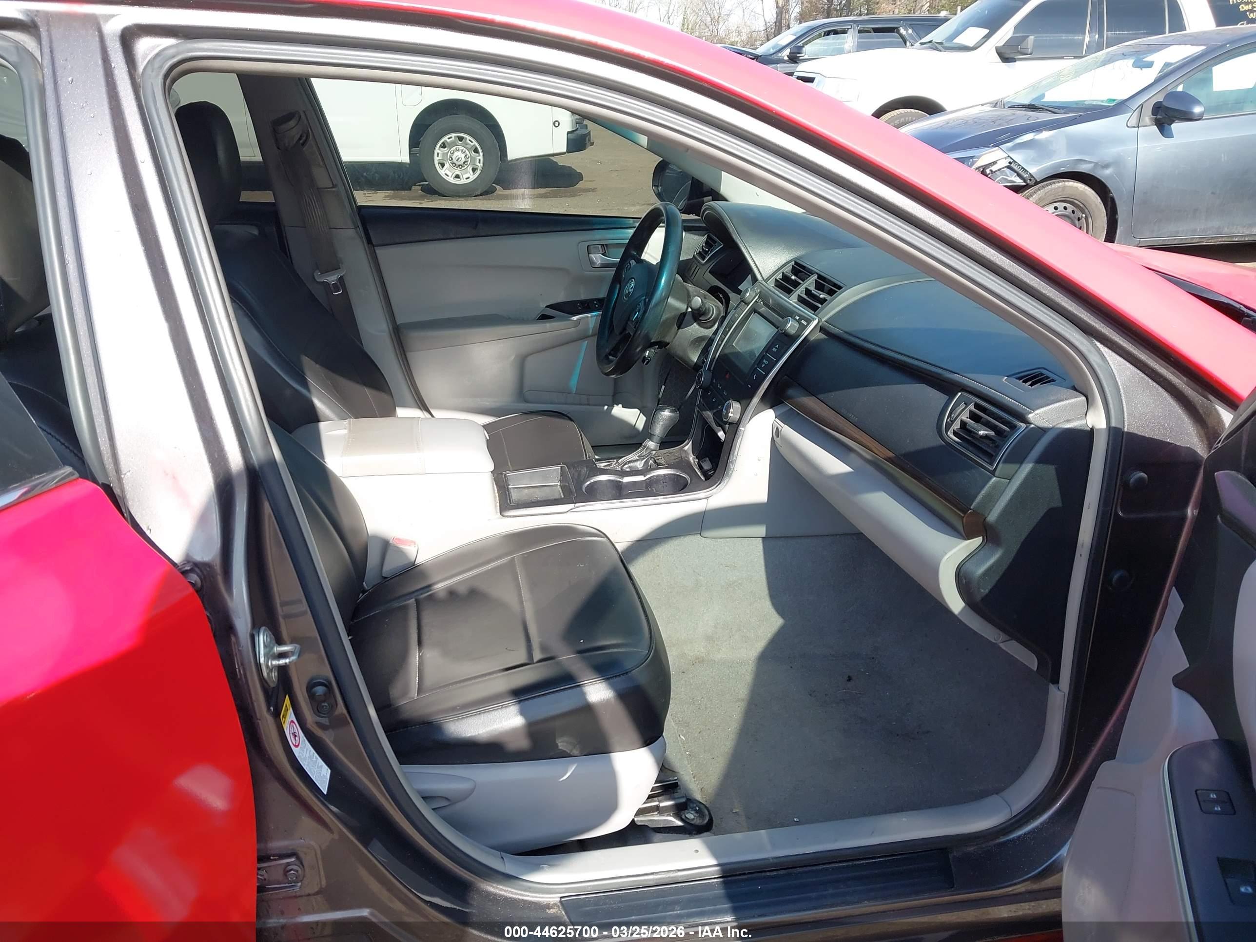 TOYOTA CAMRY image 5