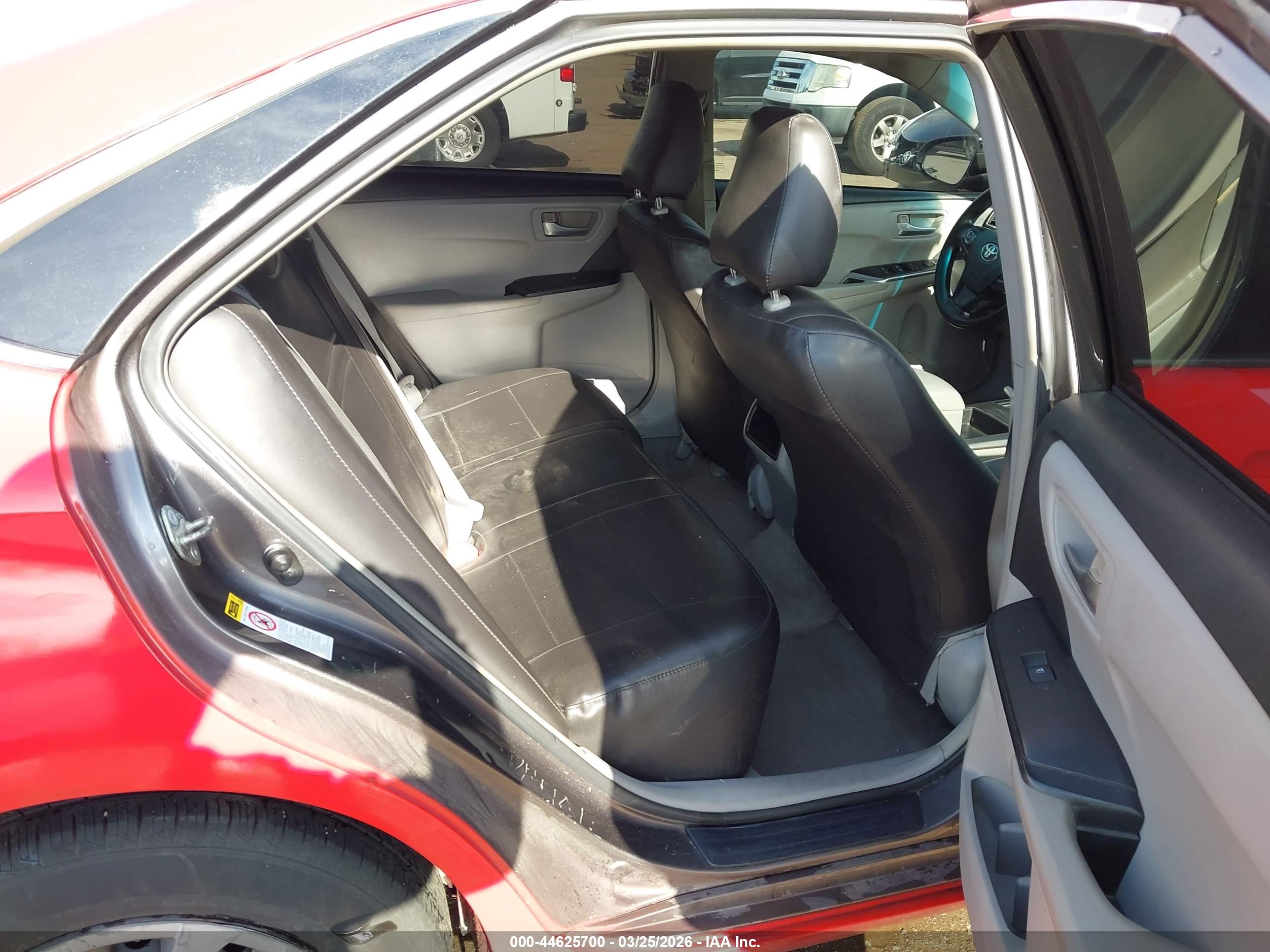 TOYOTA CAMRY image 8