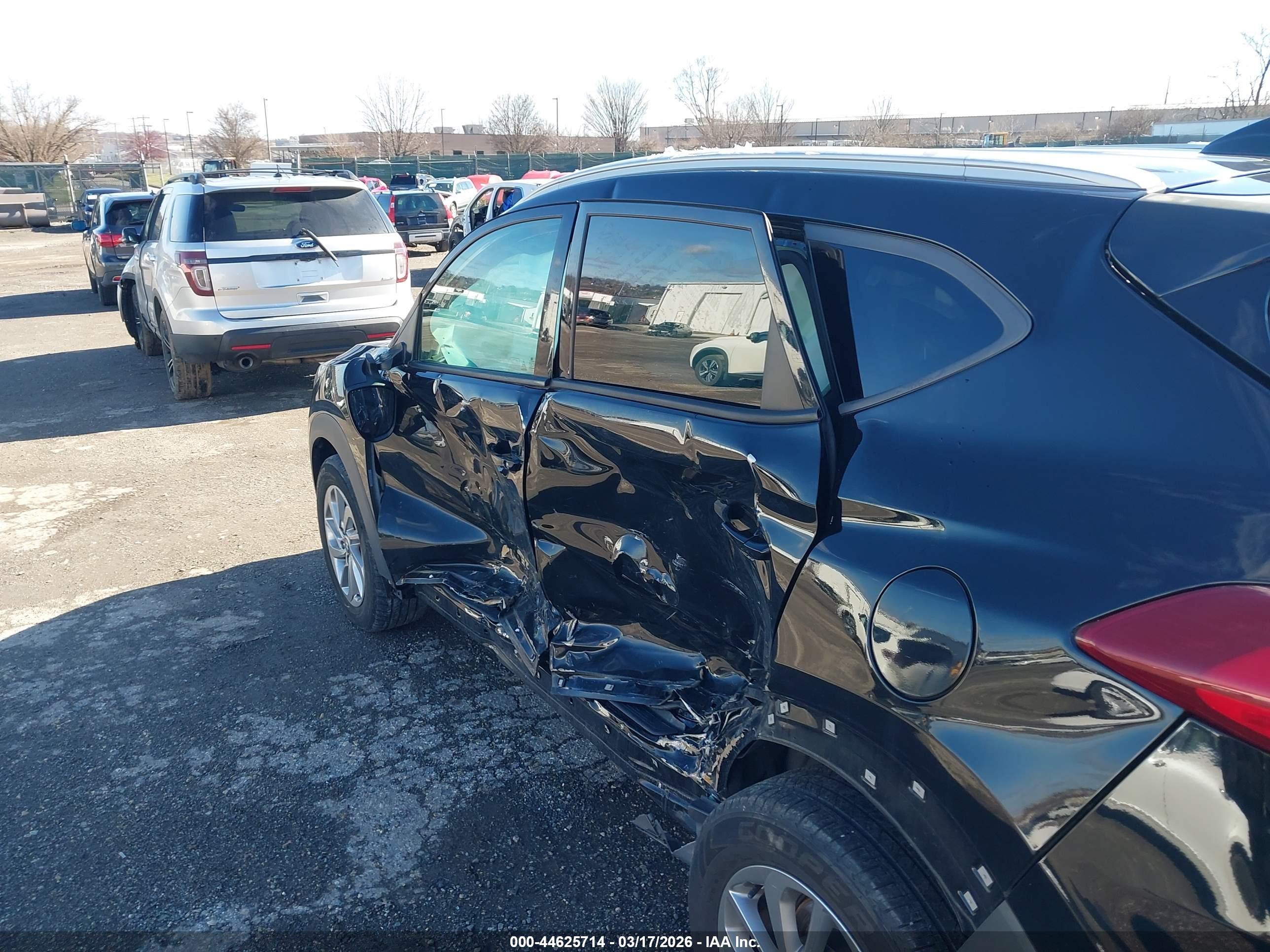 HYUNDAI TUCSON image 6