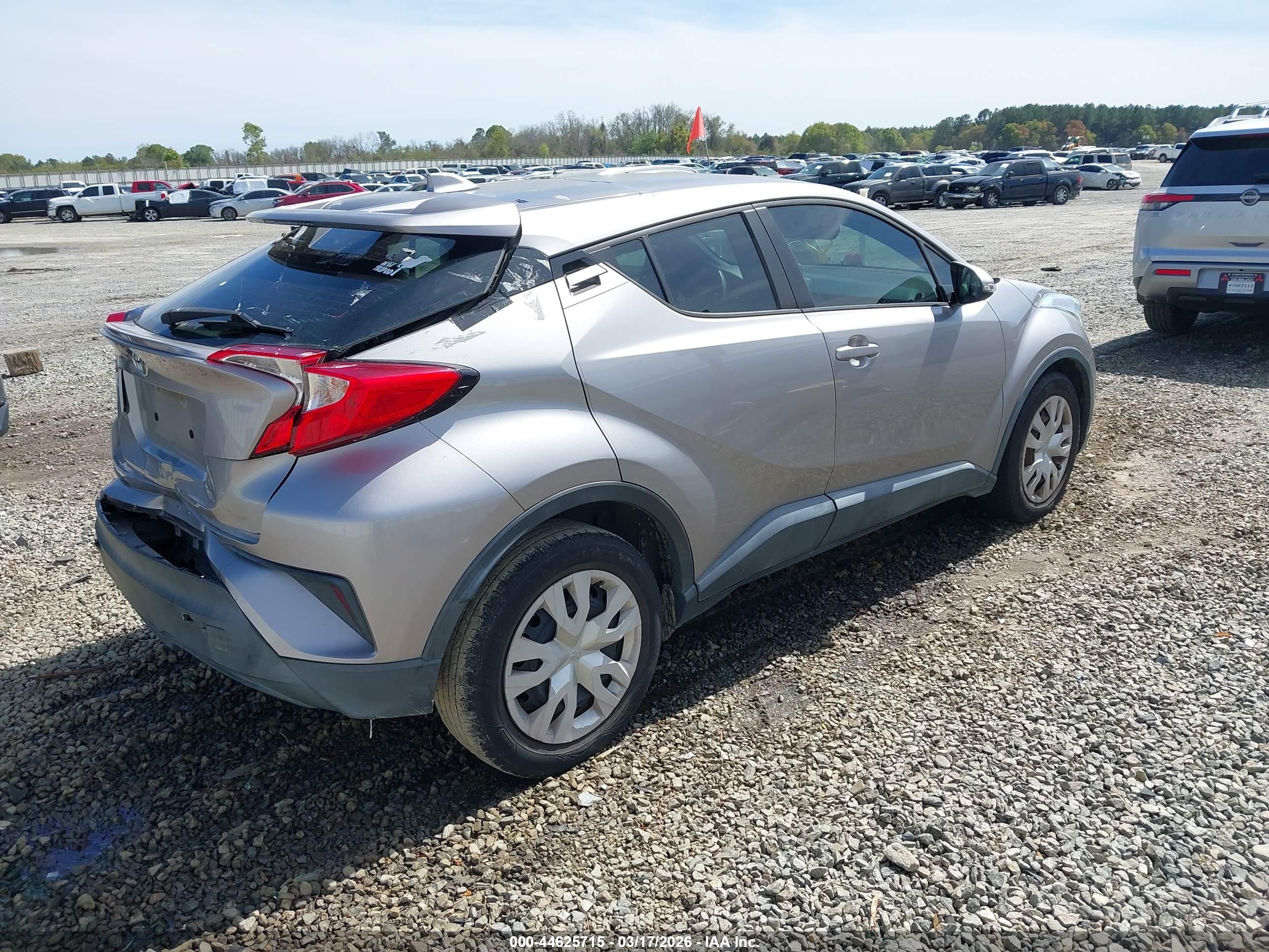 TOYOTA C-HR image 4