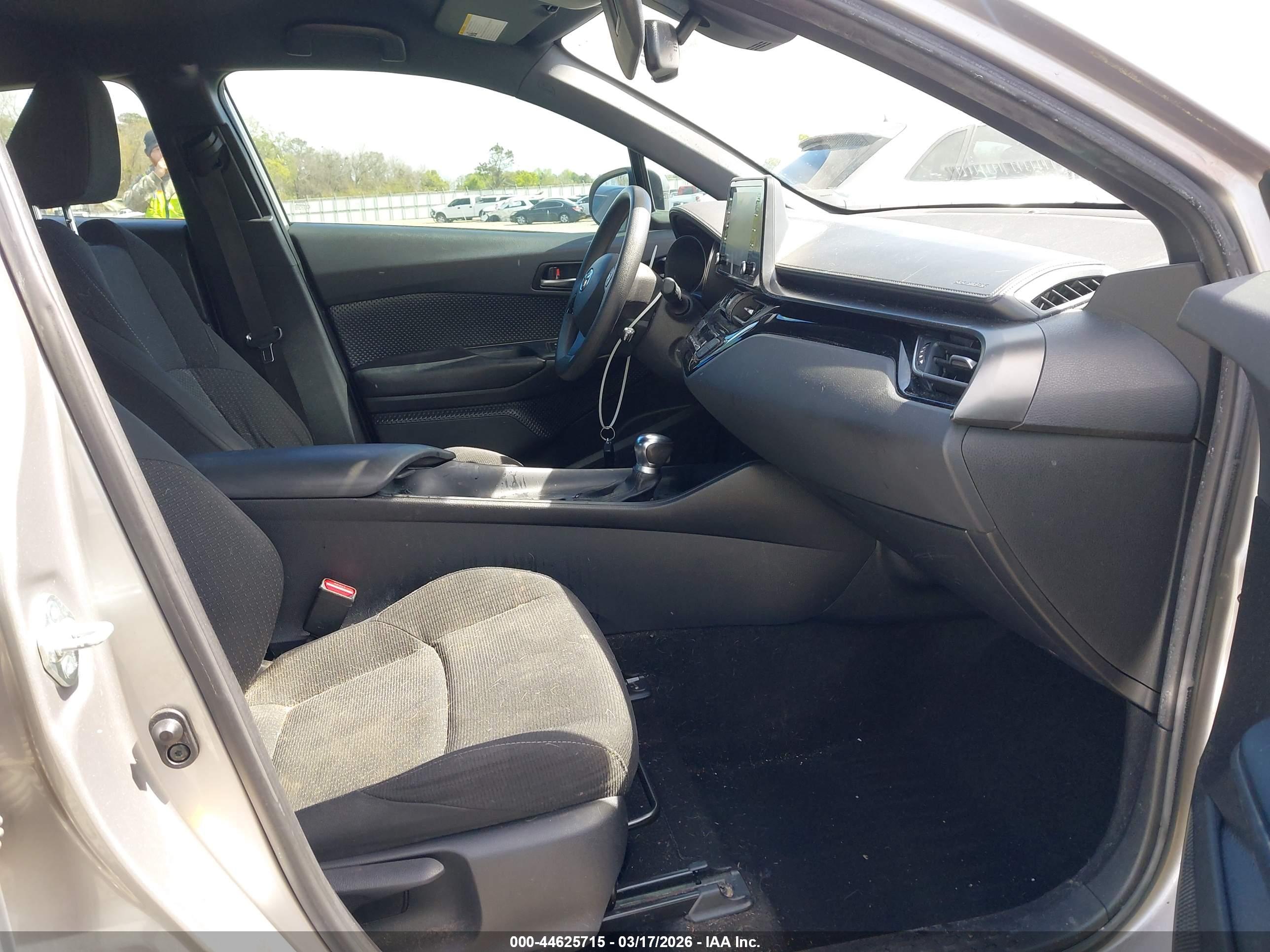 TOYOTA C-HR image 5