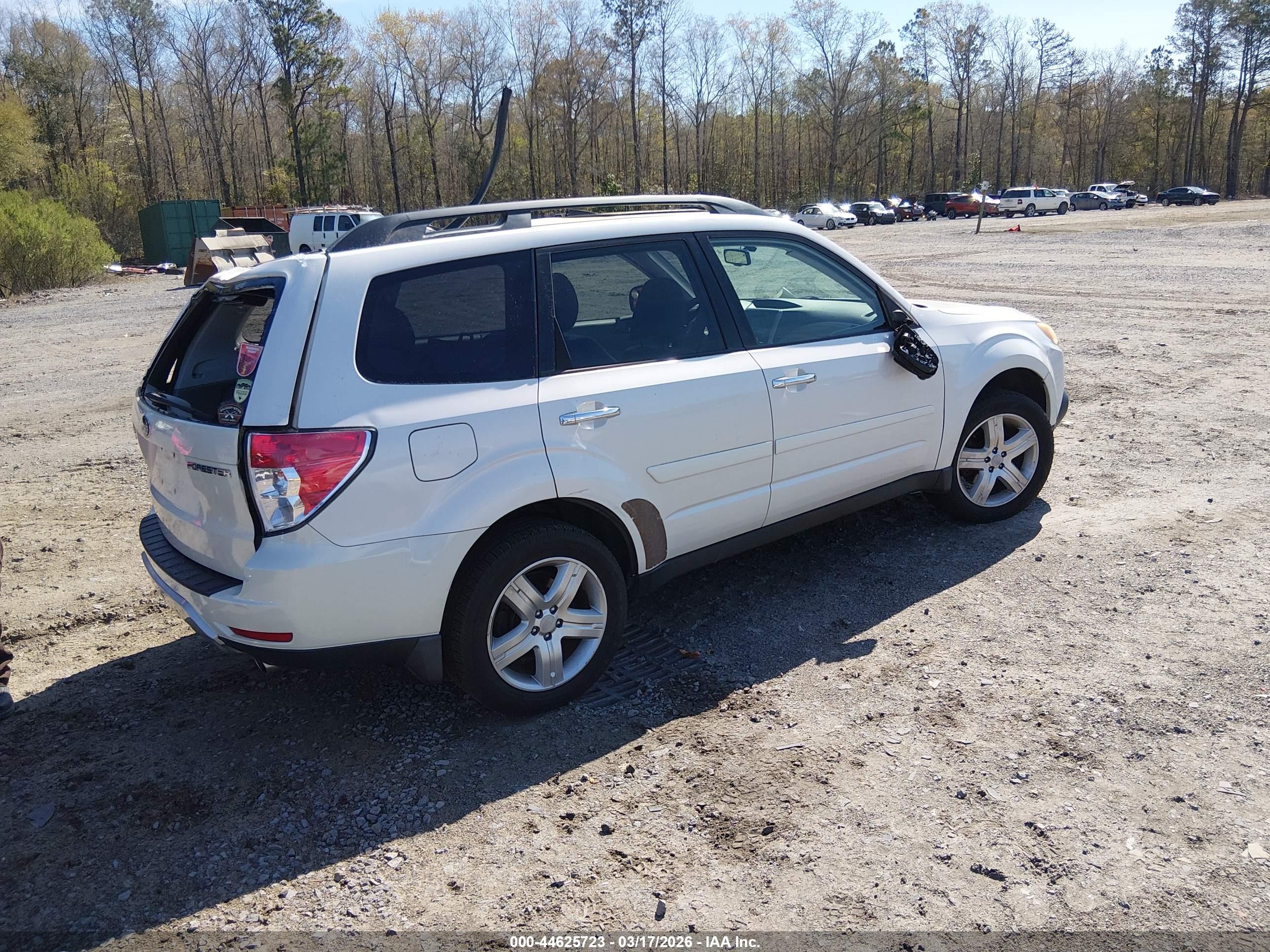 SUBARU FORESTER image 4