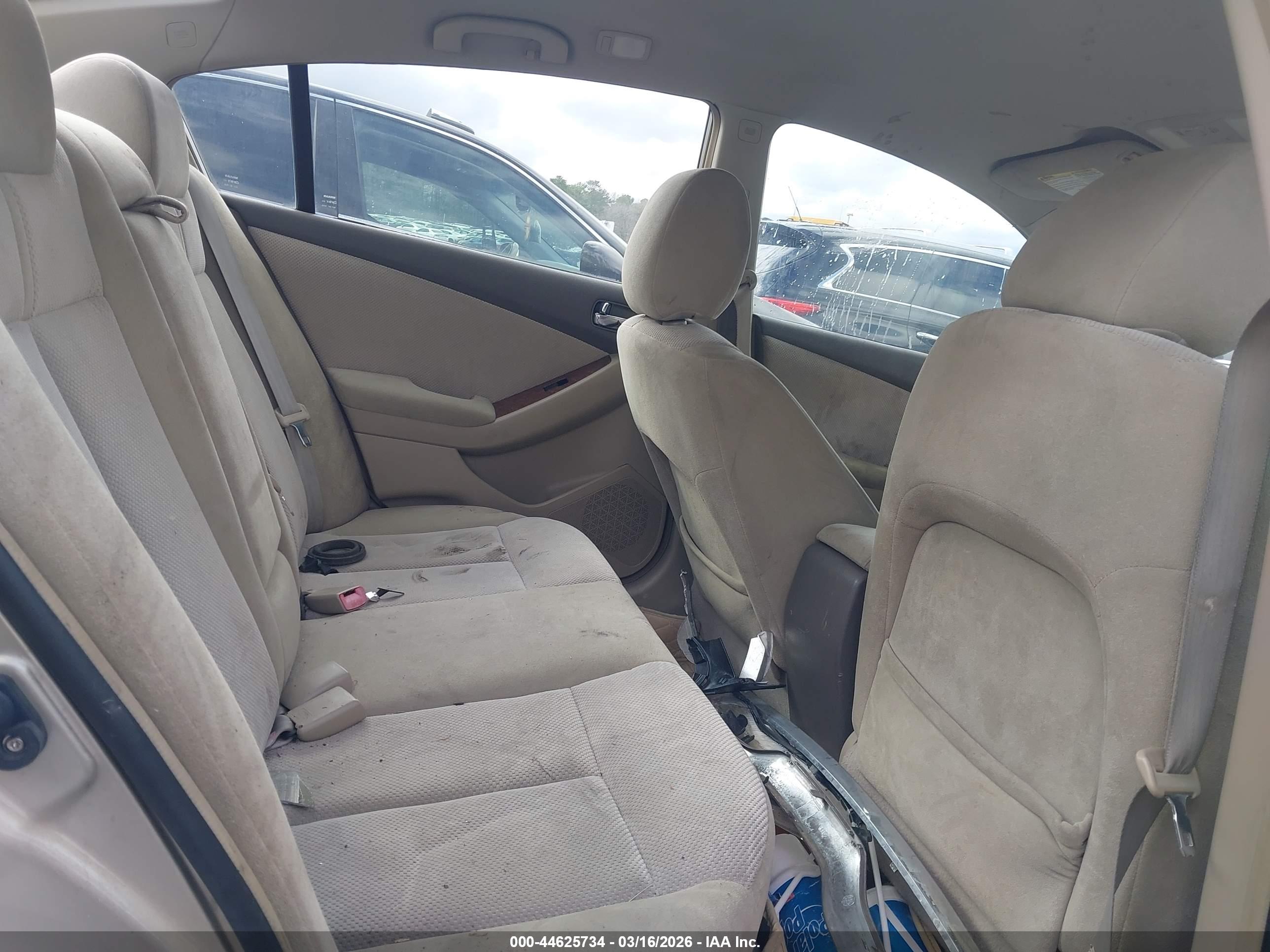 NISSAN ALTIMA image 8