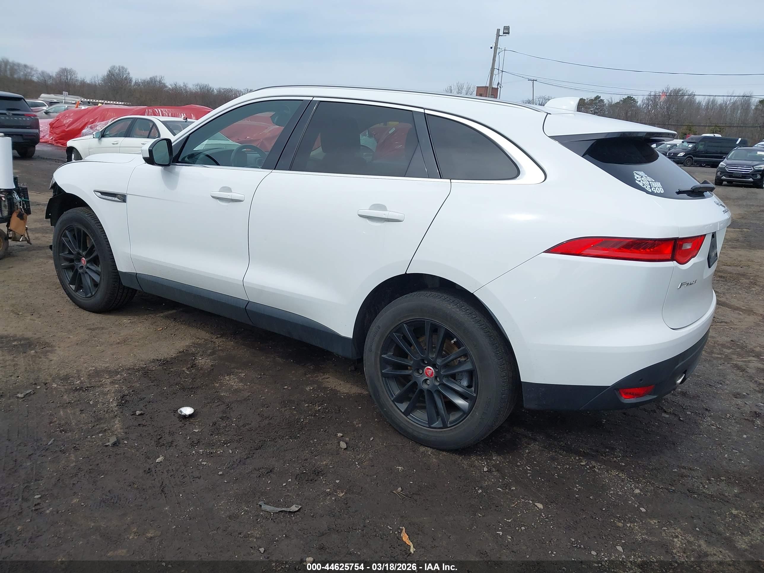 JAGUAR F-PACE image 3