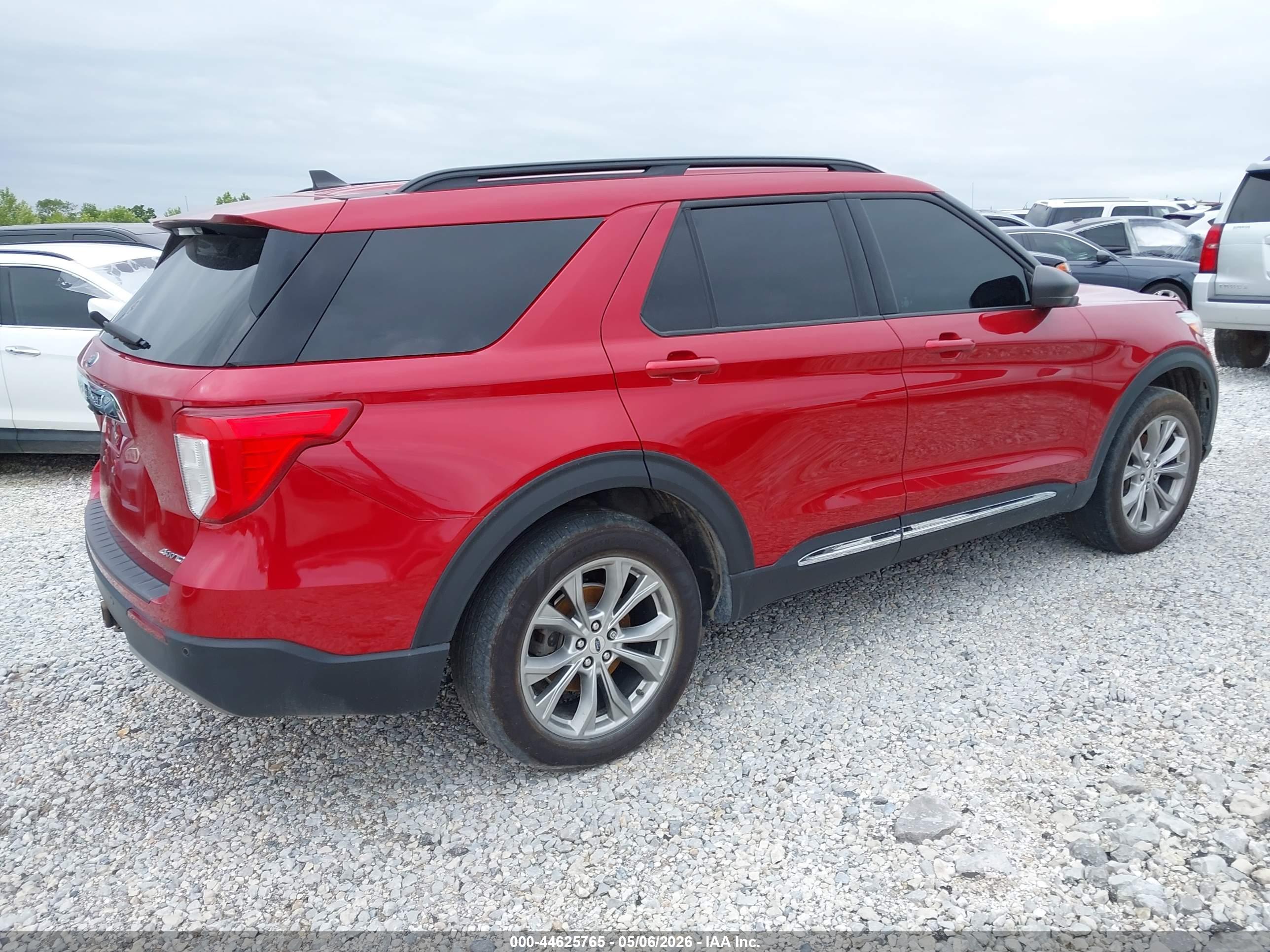 FORD EXPLORER image 4