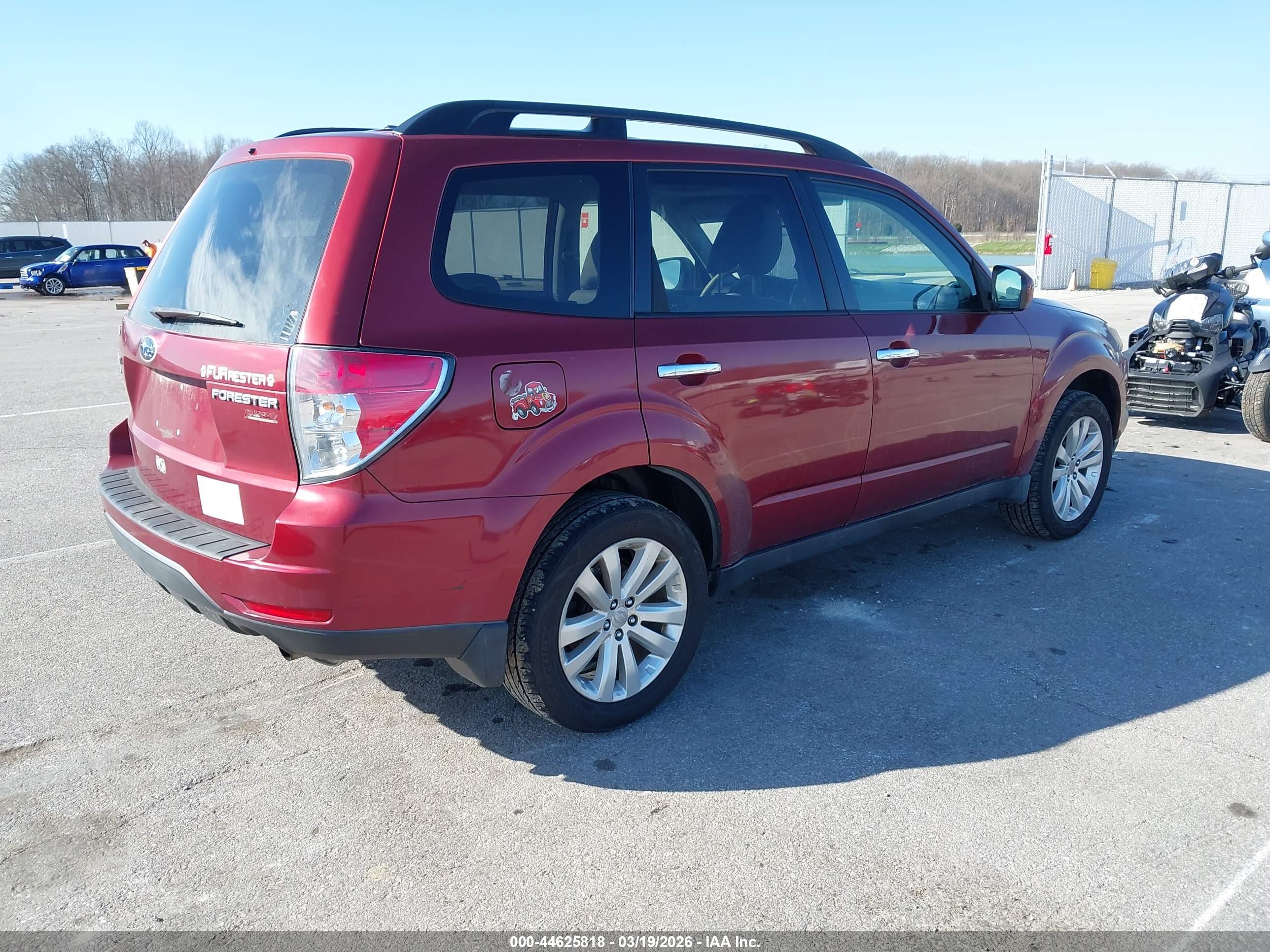 SUBARU FORESTER image 4