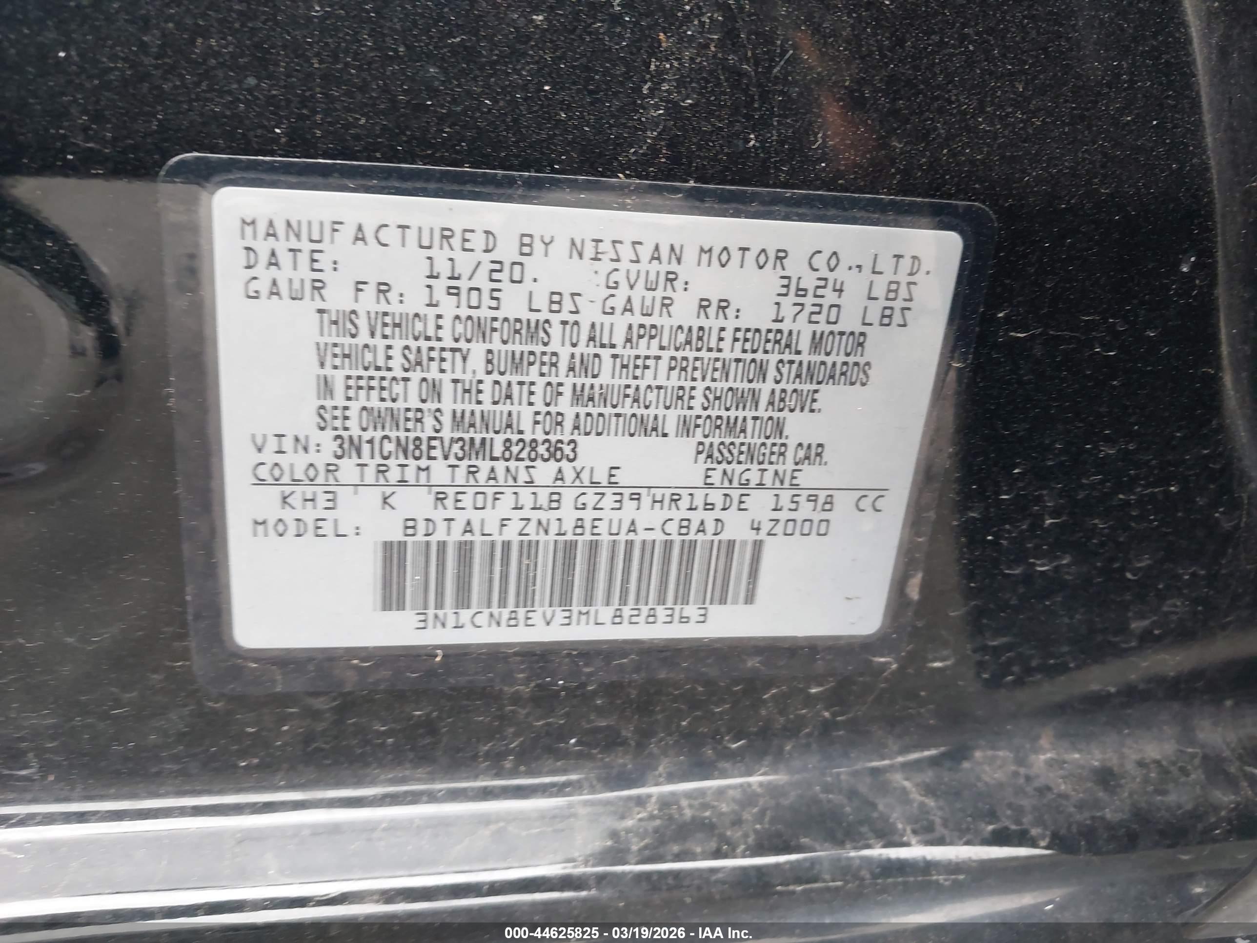 NISSAN VERSA image 9