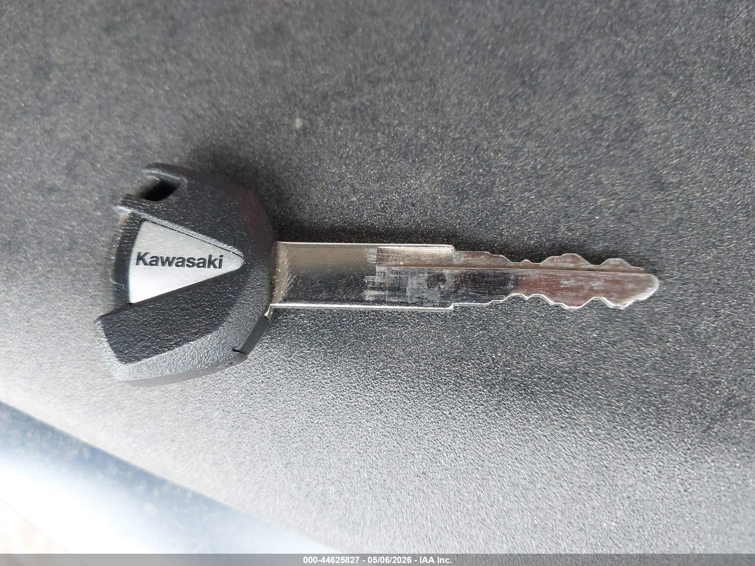 KAWASAKI ZX636 image 11
