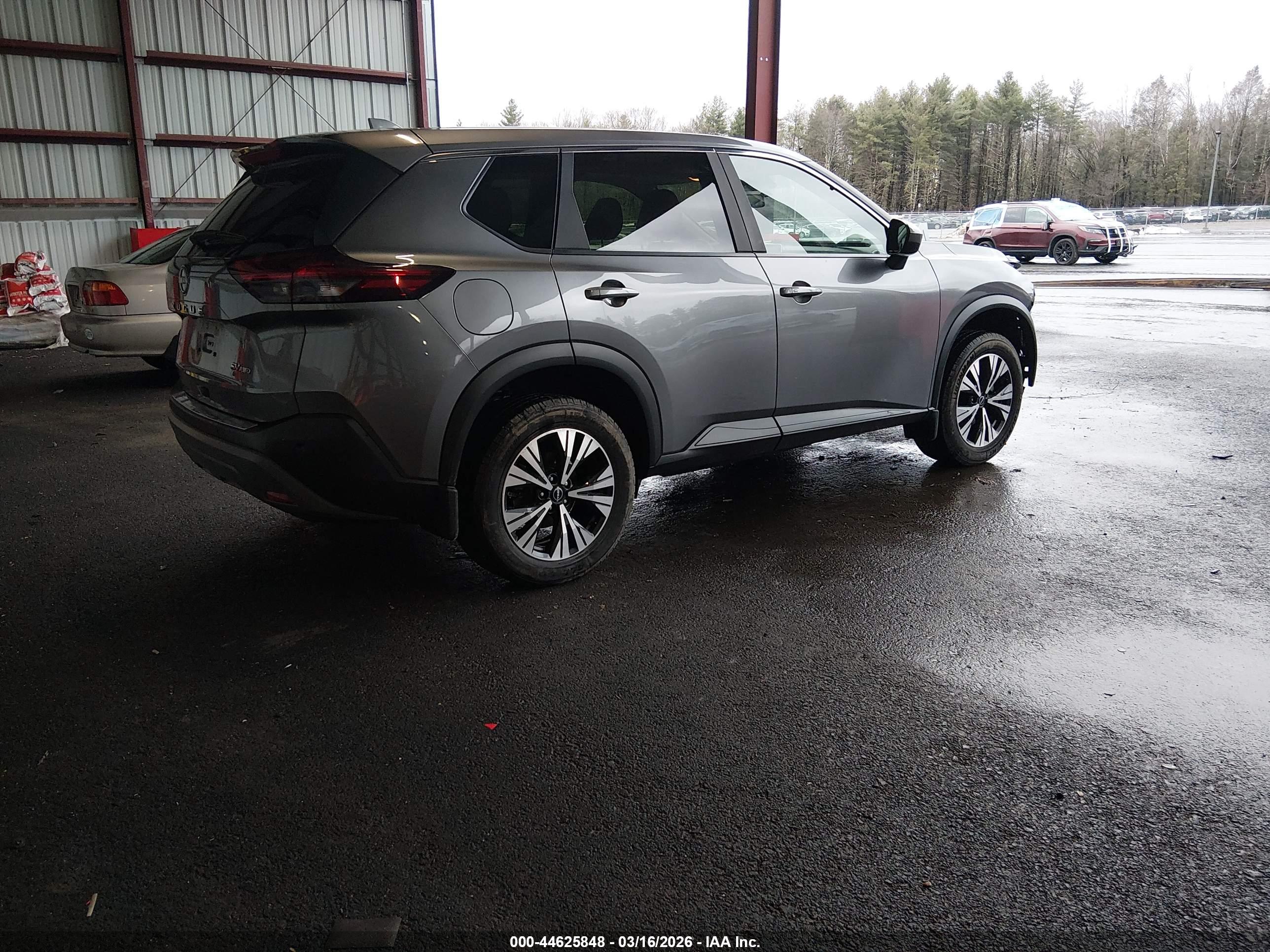 NISSAN ROGUE image 4