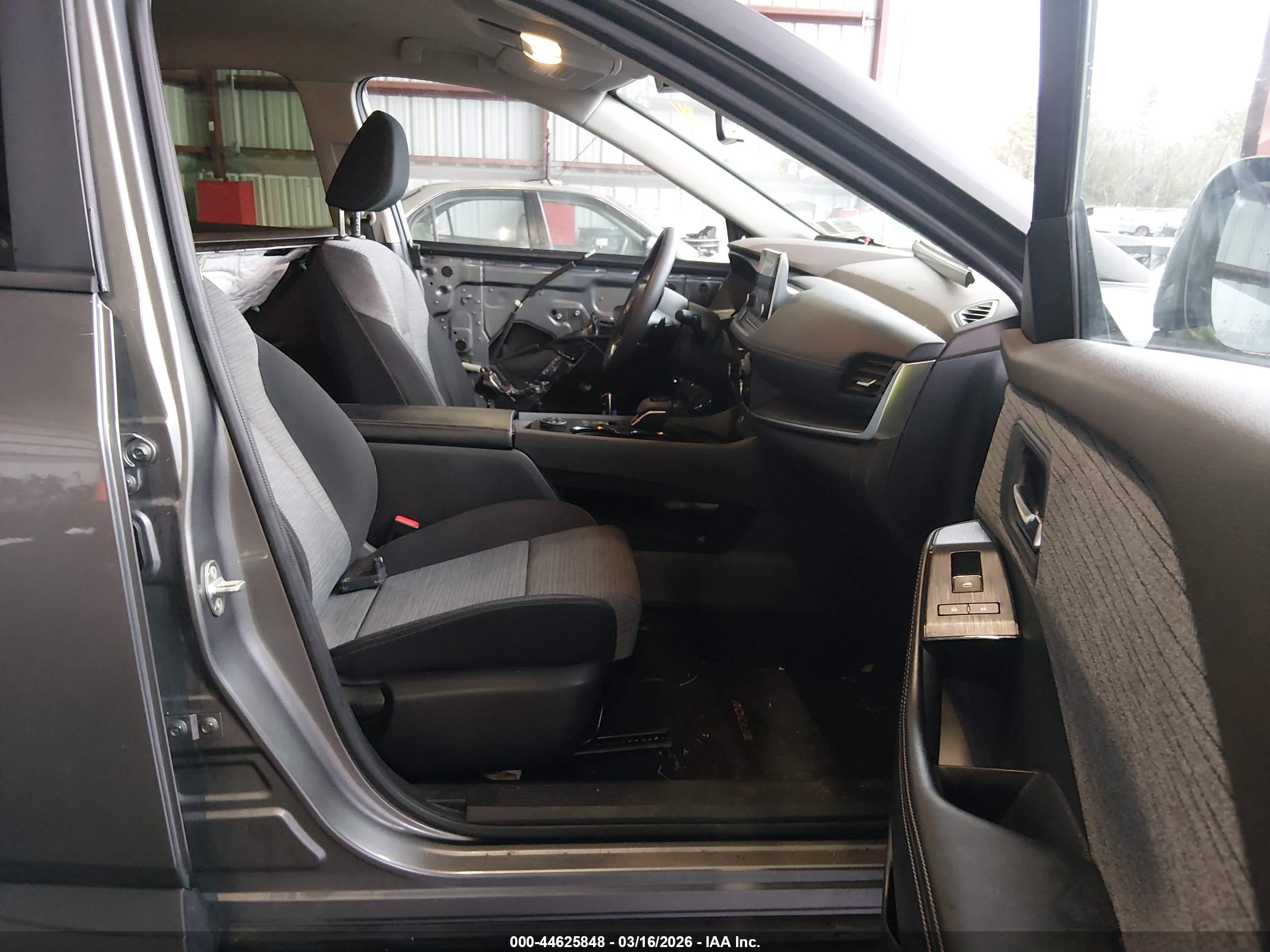 NISSAN ROGUE image 5