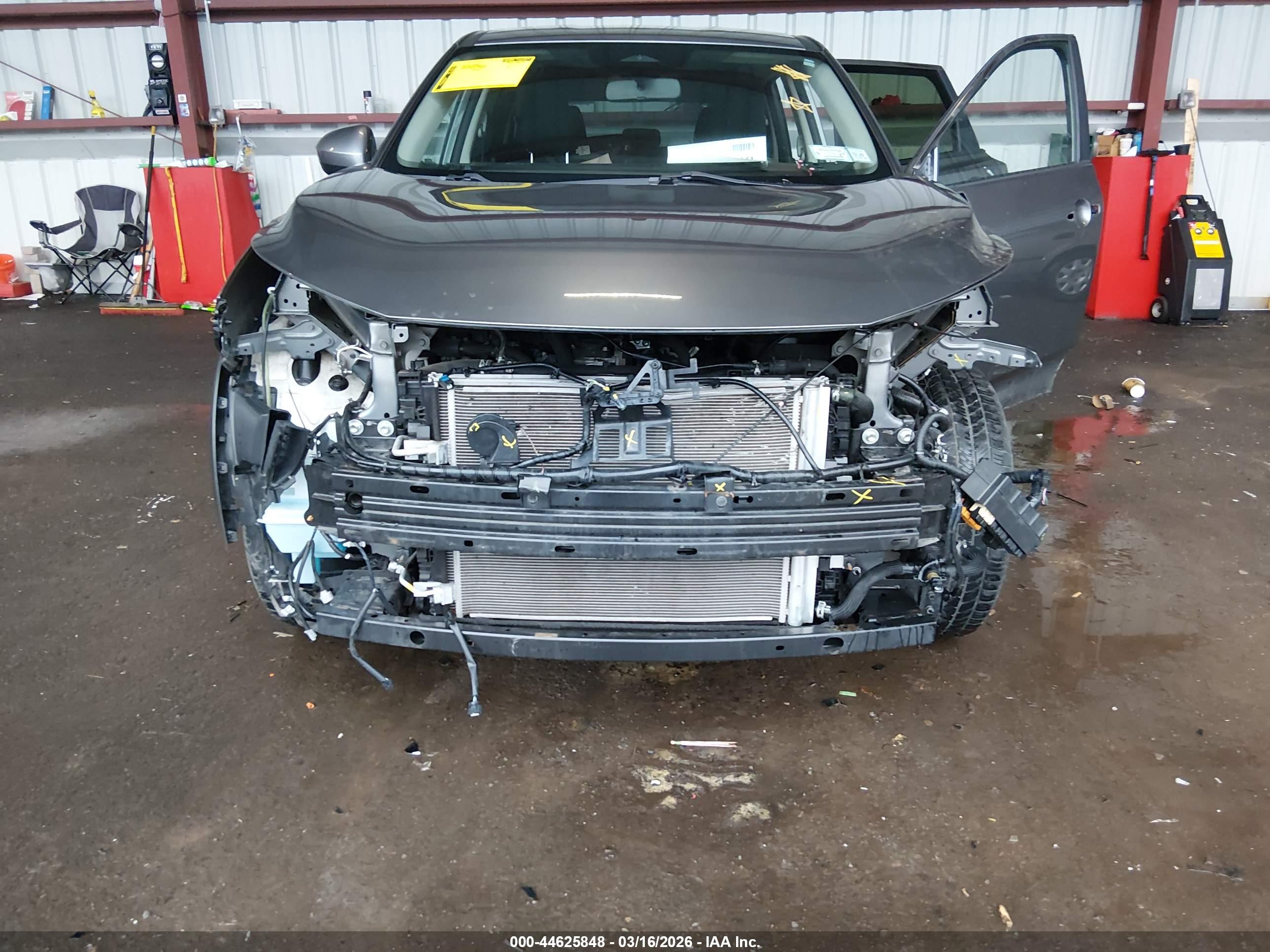 NISSAN ROGUE image 6