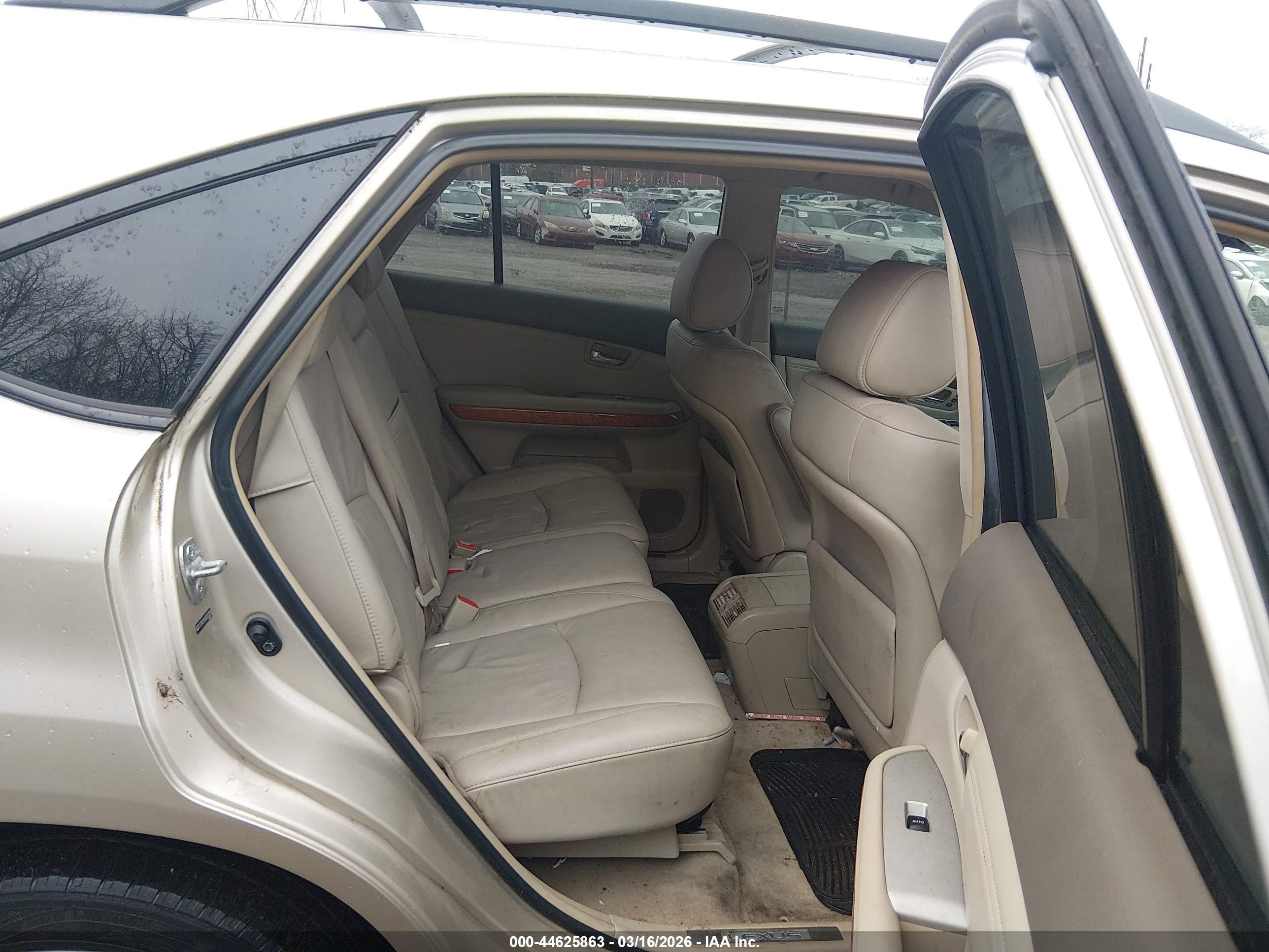LEXUS RX image 8