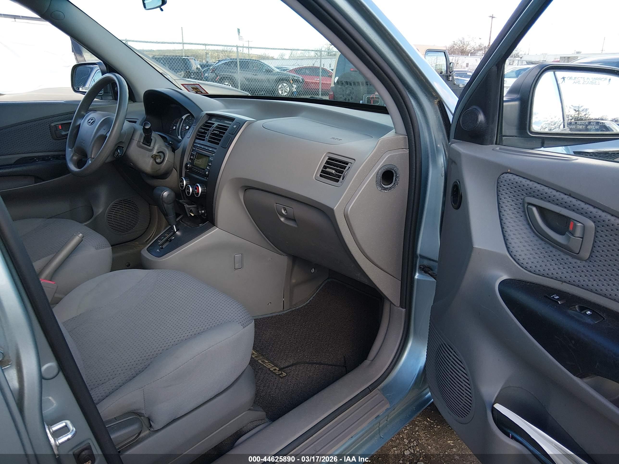 HYUNDAI TUCSON image 5