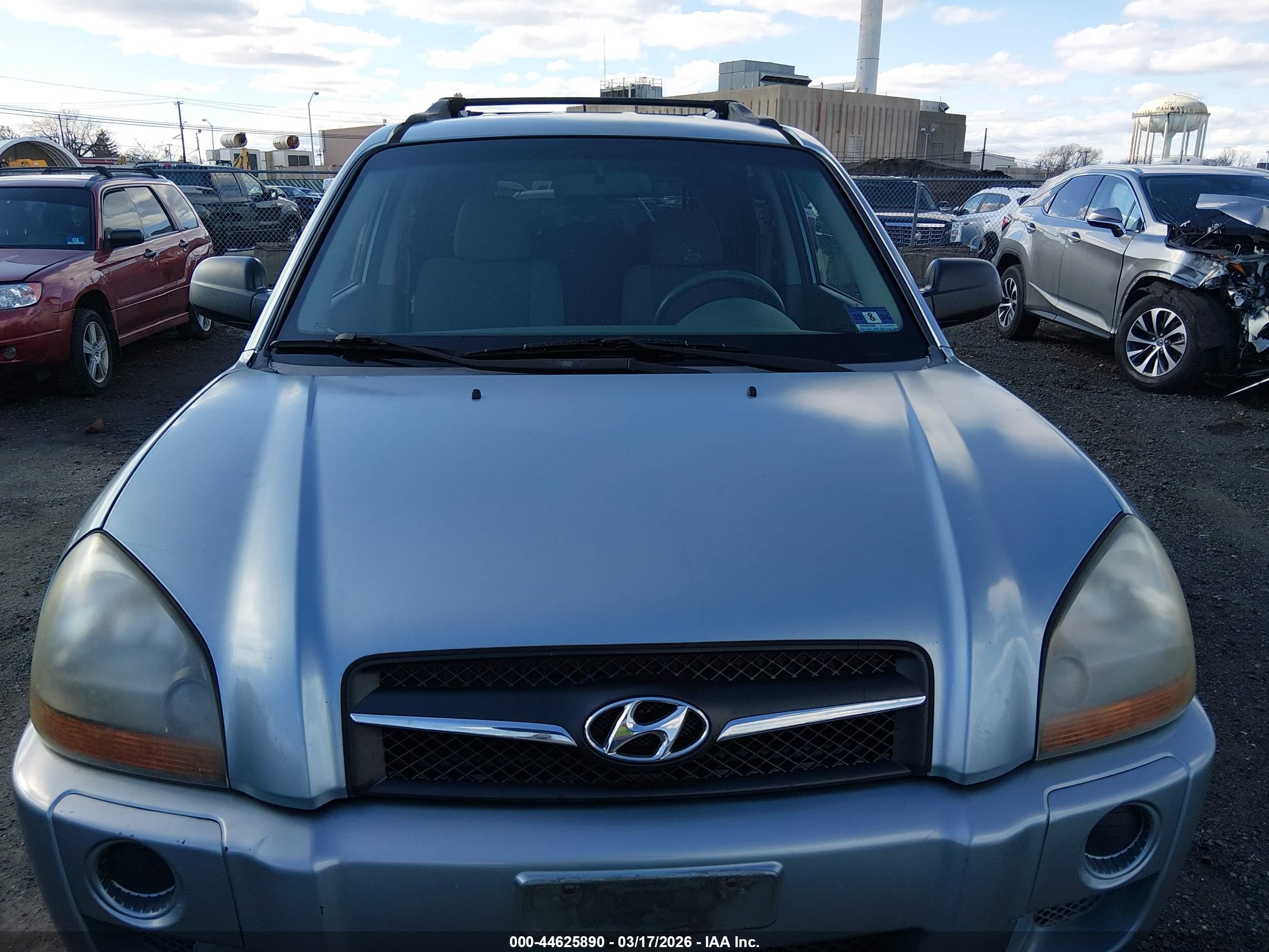 HYUNDAI TUCSON image 6