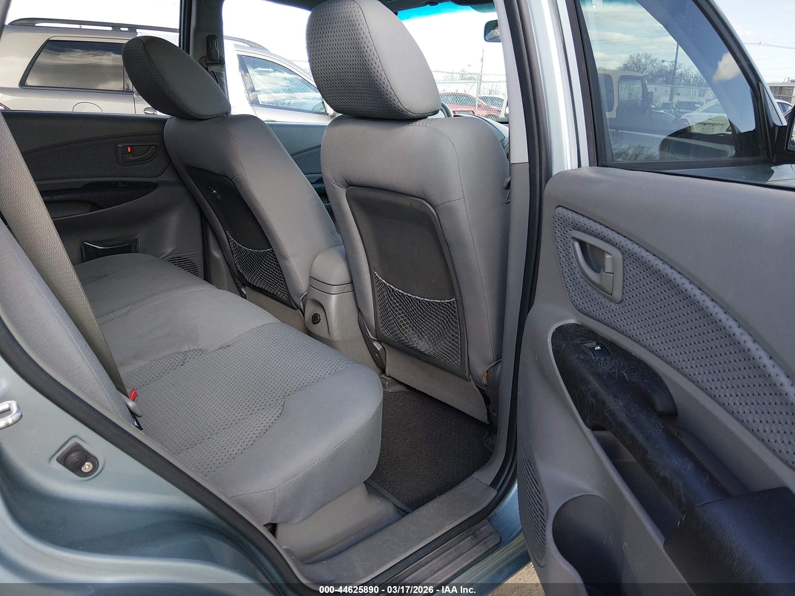 HYUNDAI TUCSON image 8