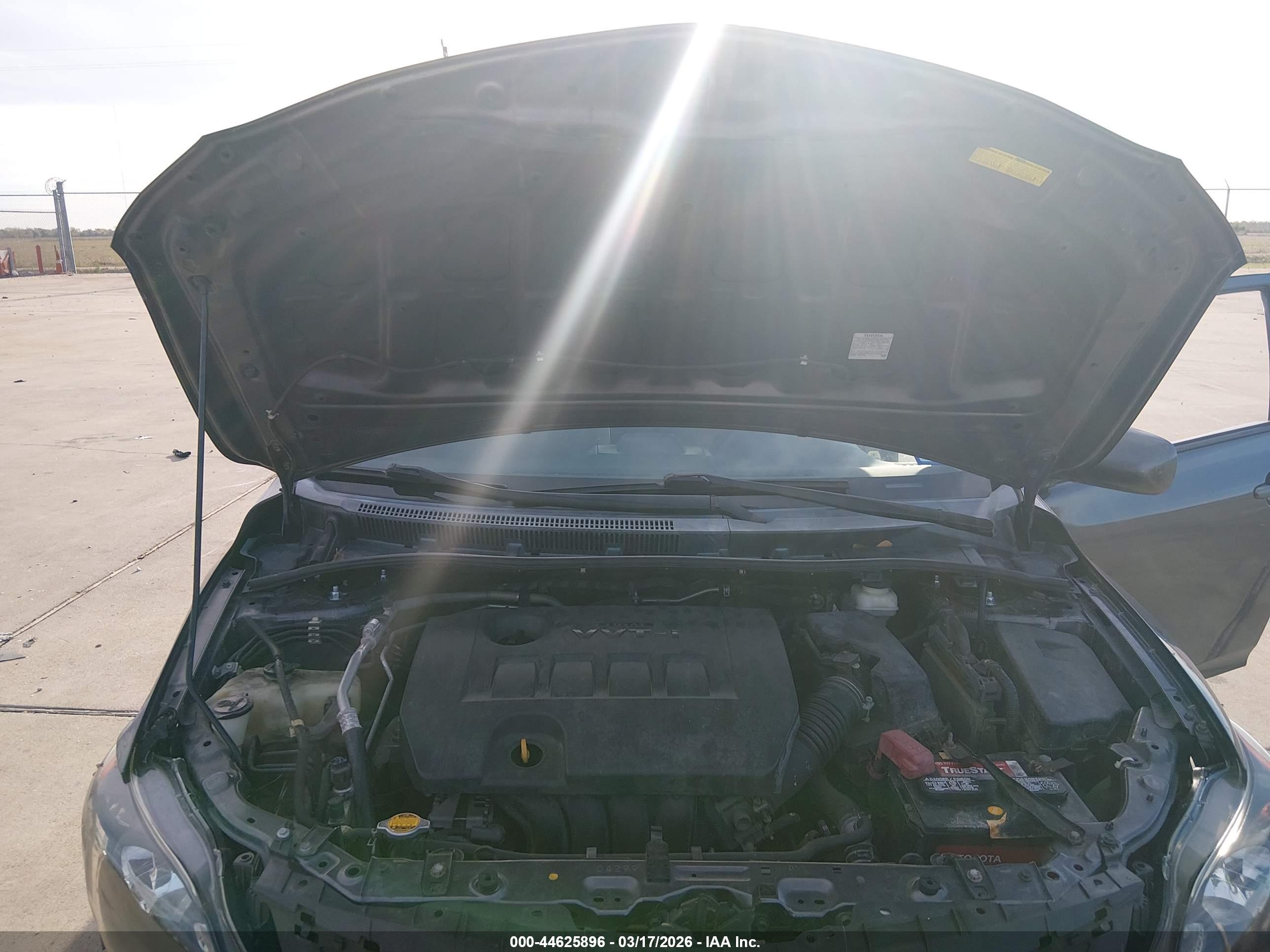 TOYOTA COROLLA image 10