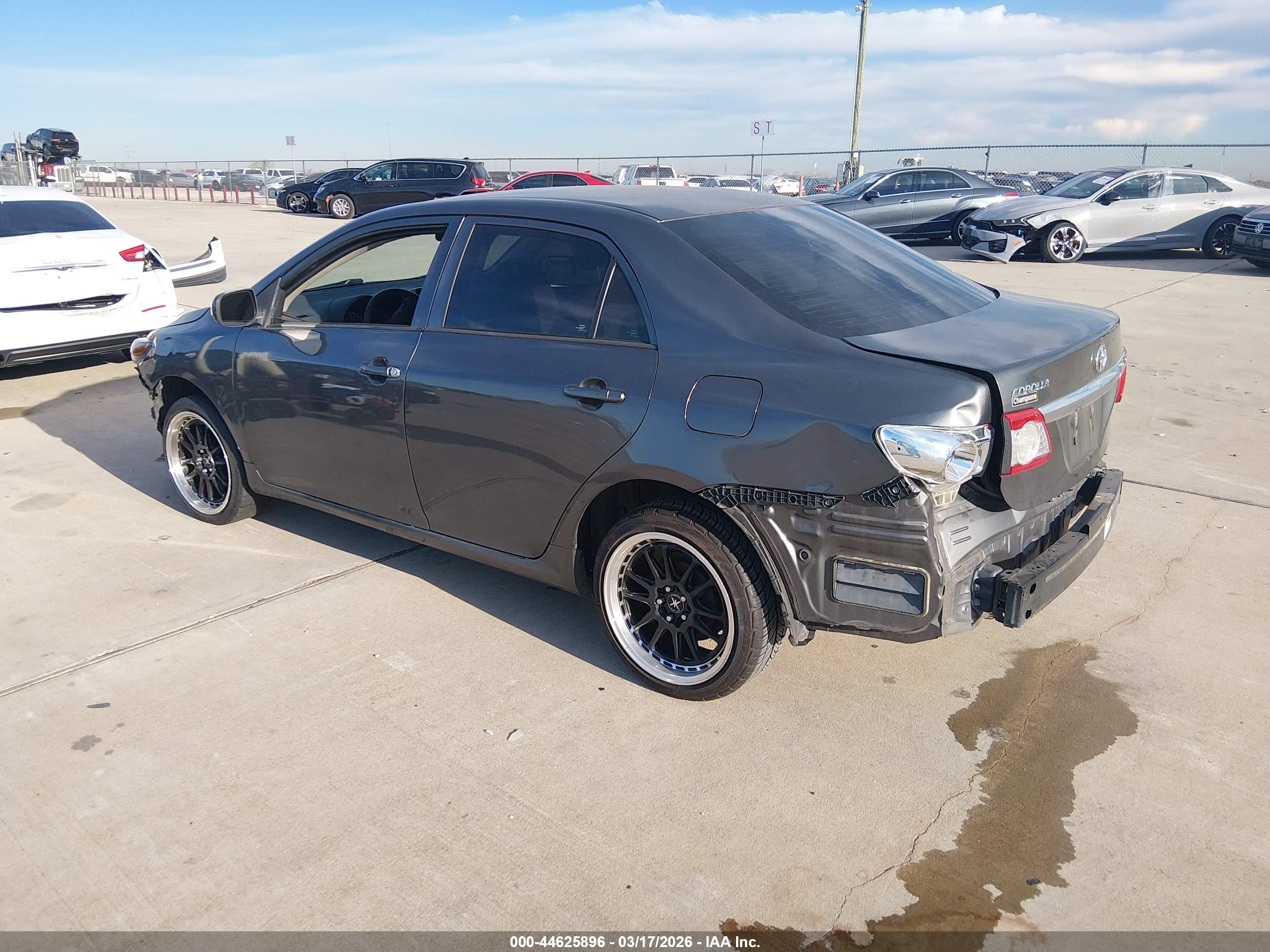 TOYOTA COROLLA image 3