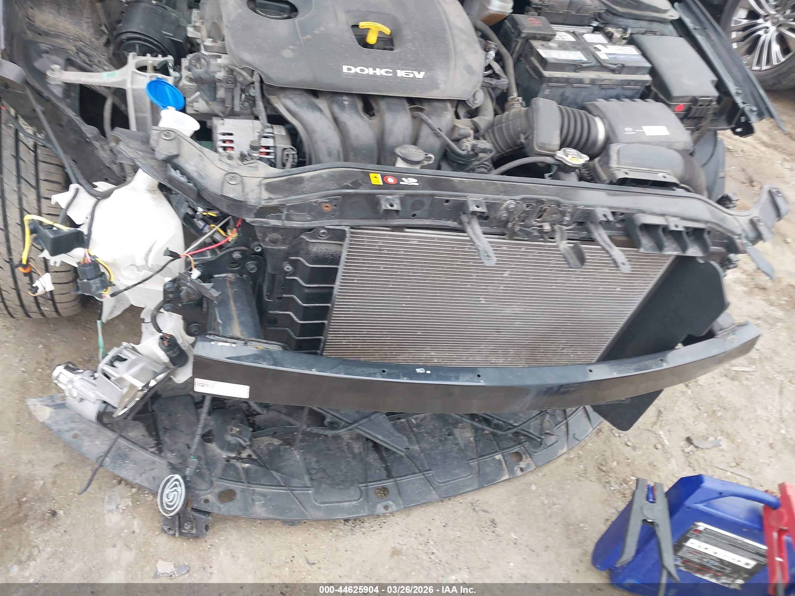 HYUNDAI ELANTRA image 6