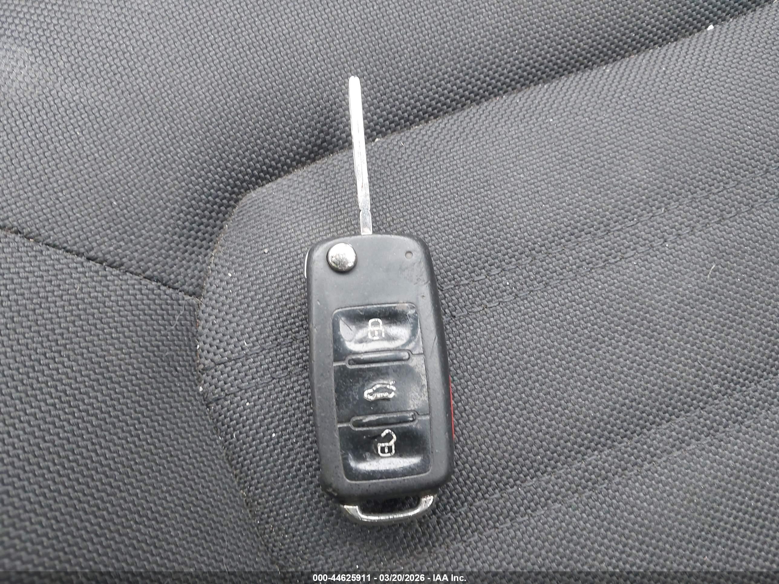 VOLKSWAGEN JETTA image 11