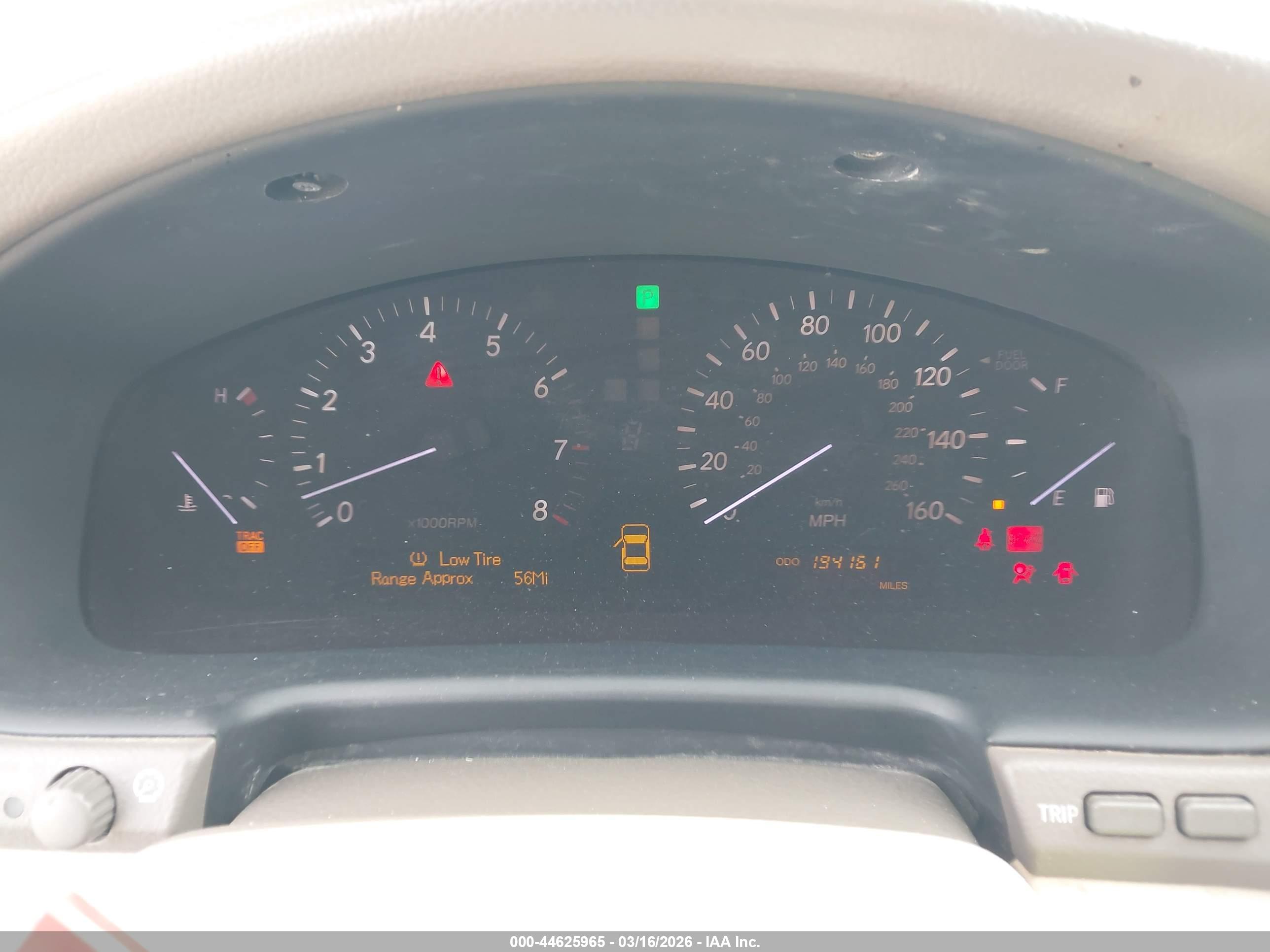 LEXUS LS image 7