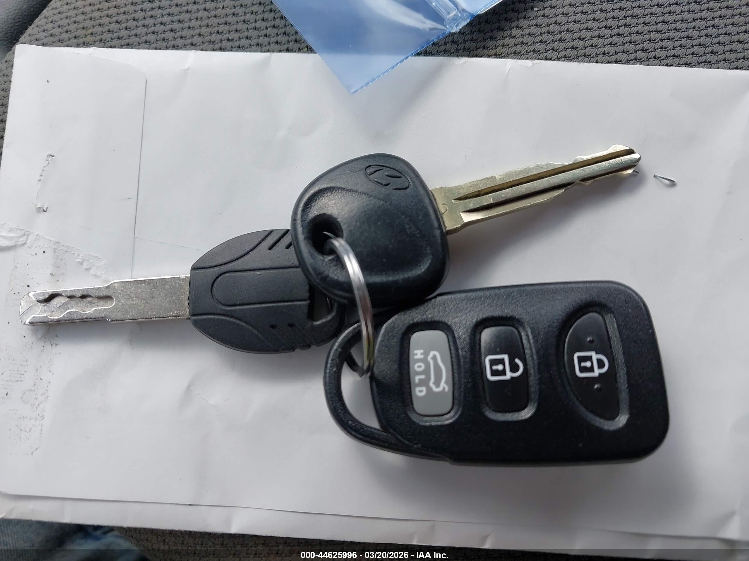 HYUNDAI ELANTRA image 11
