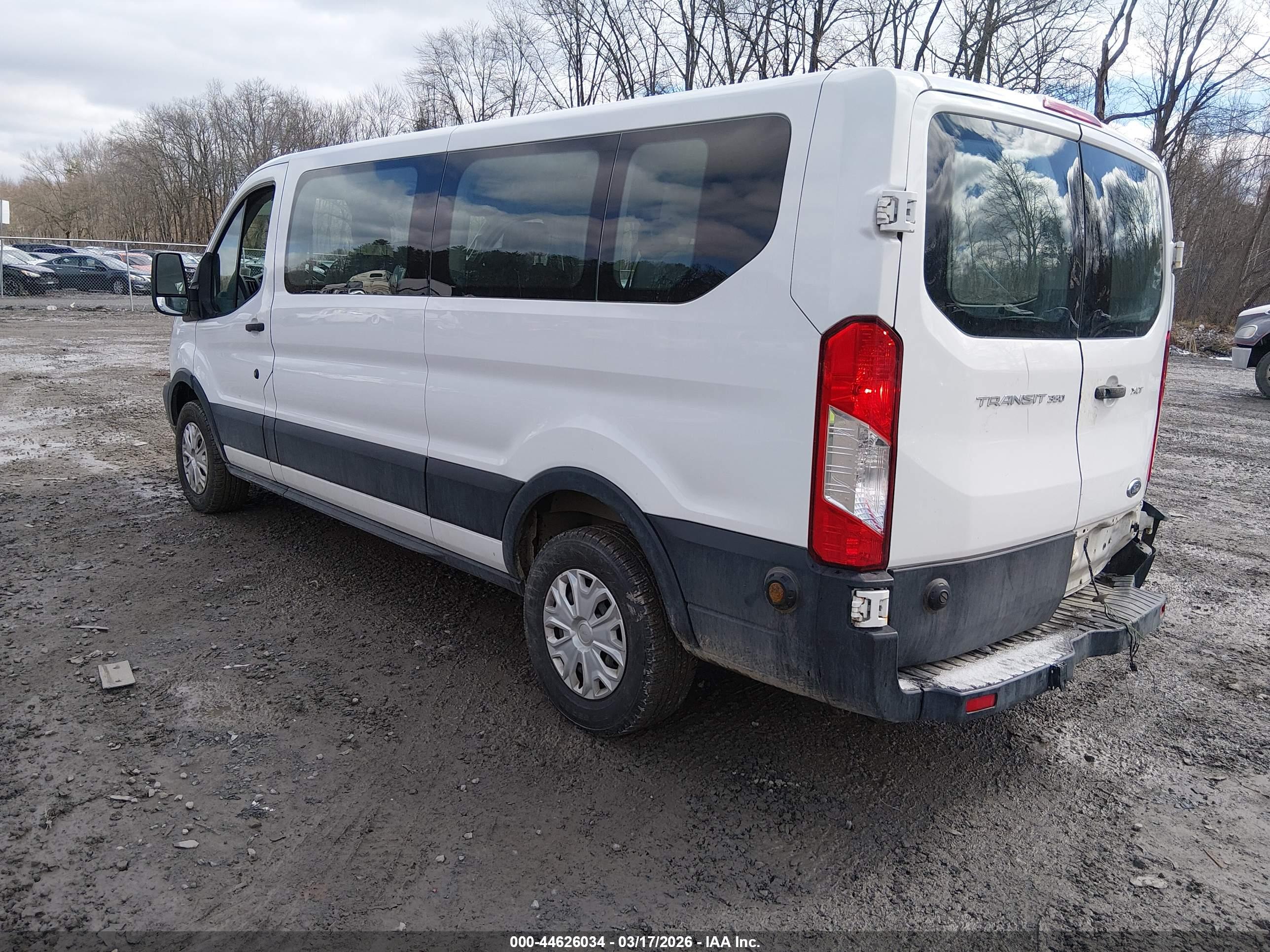 FORD TRANSIT-350 image 3