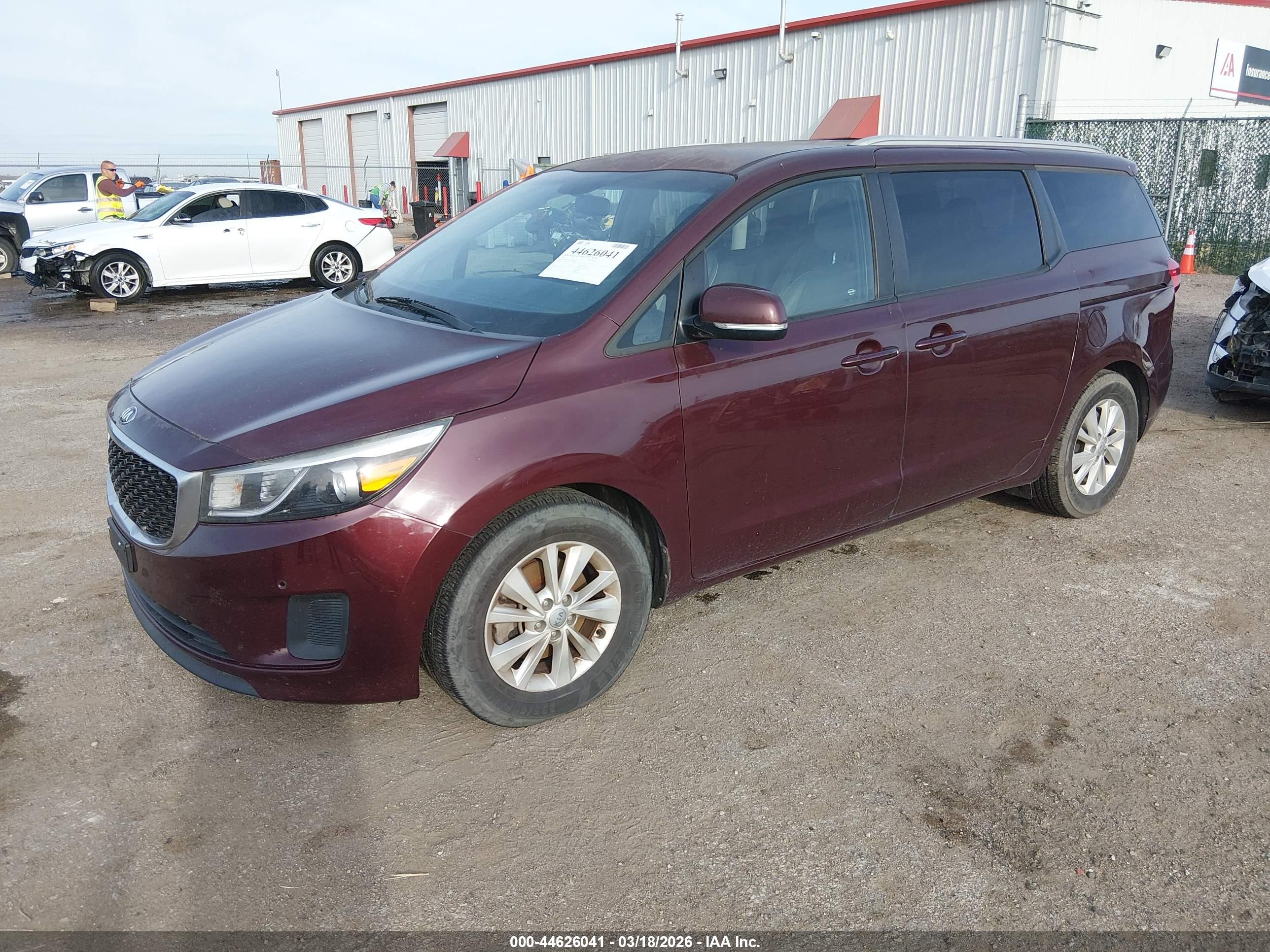 KIA SEDONA image 2