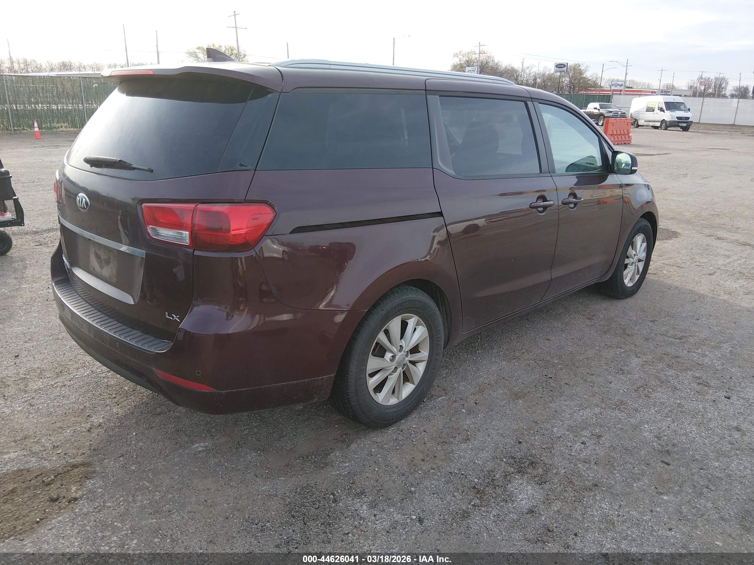 KIA SEDONA image 4