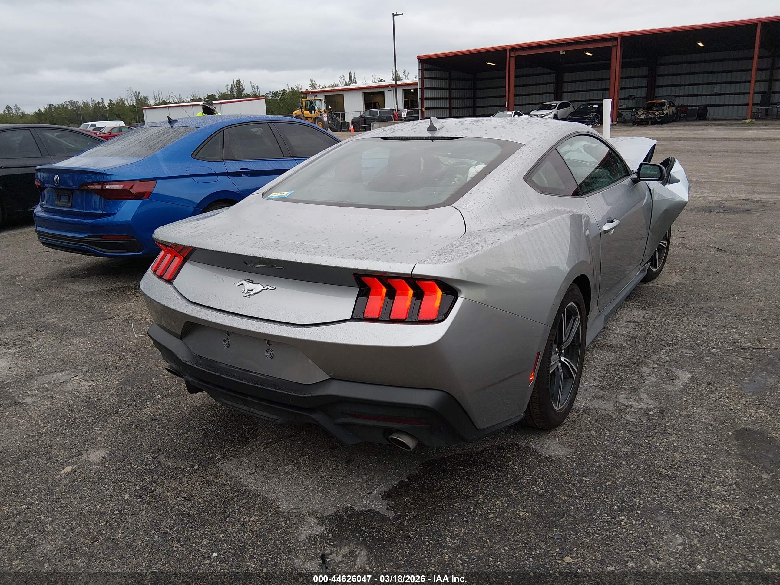 FORD MUSTANG image 4