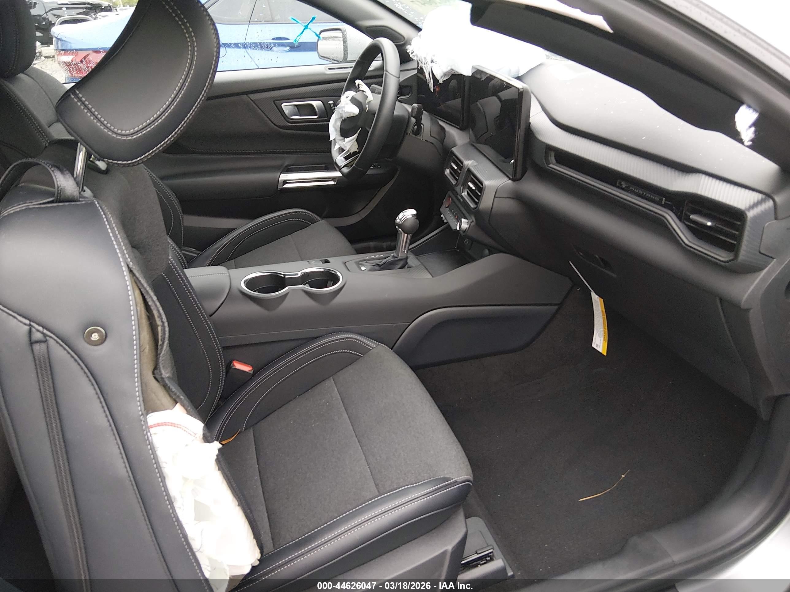 FORD MUSTANG image 5