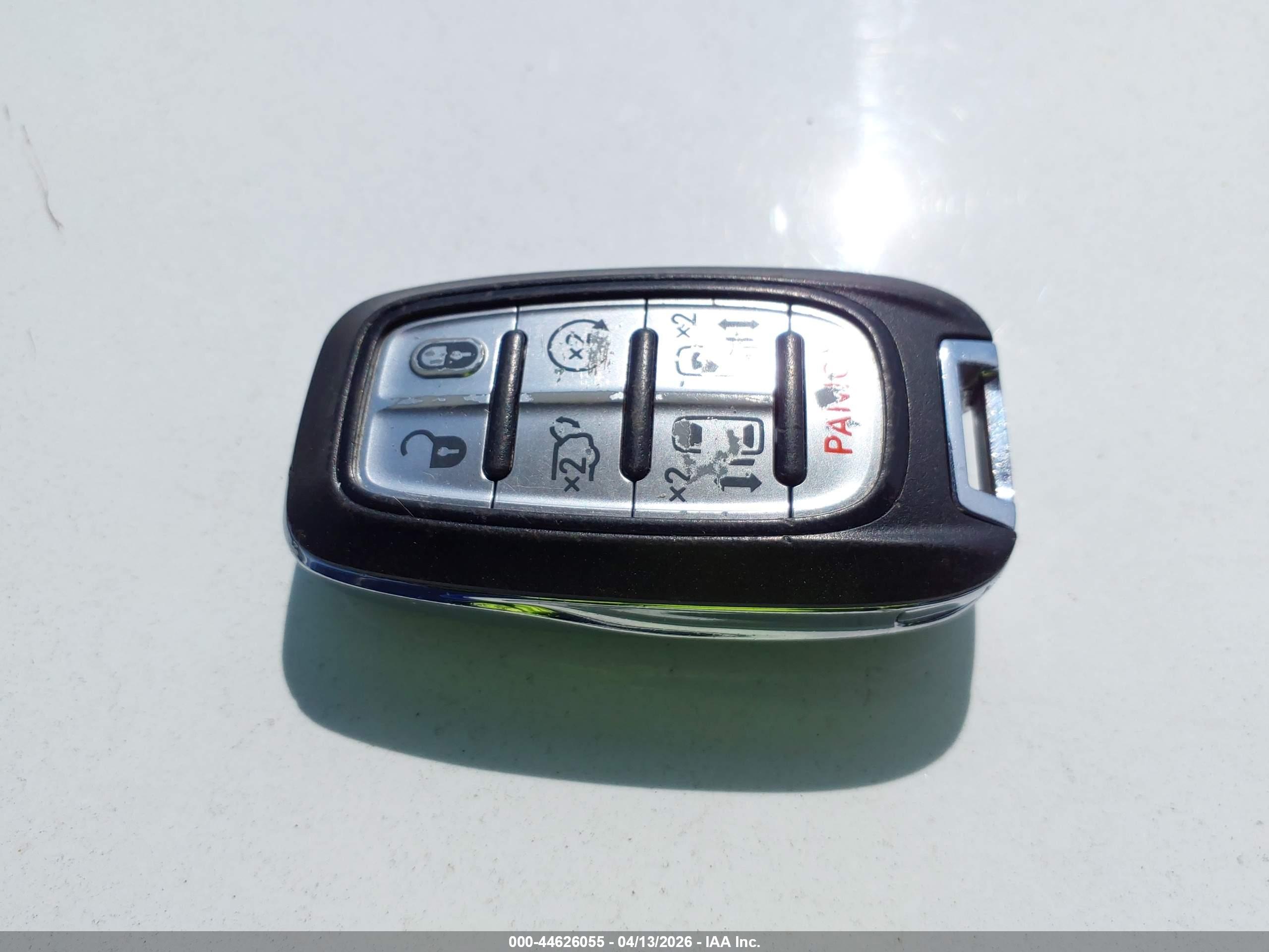 CHRYSLER PACIFICA image 11