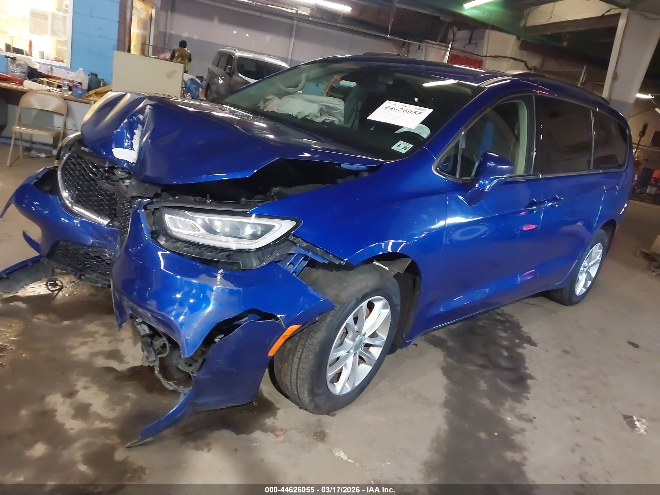 CHRYSLER PACIFICA image 2