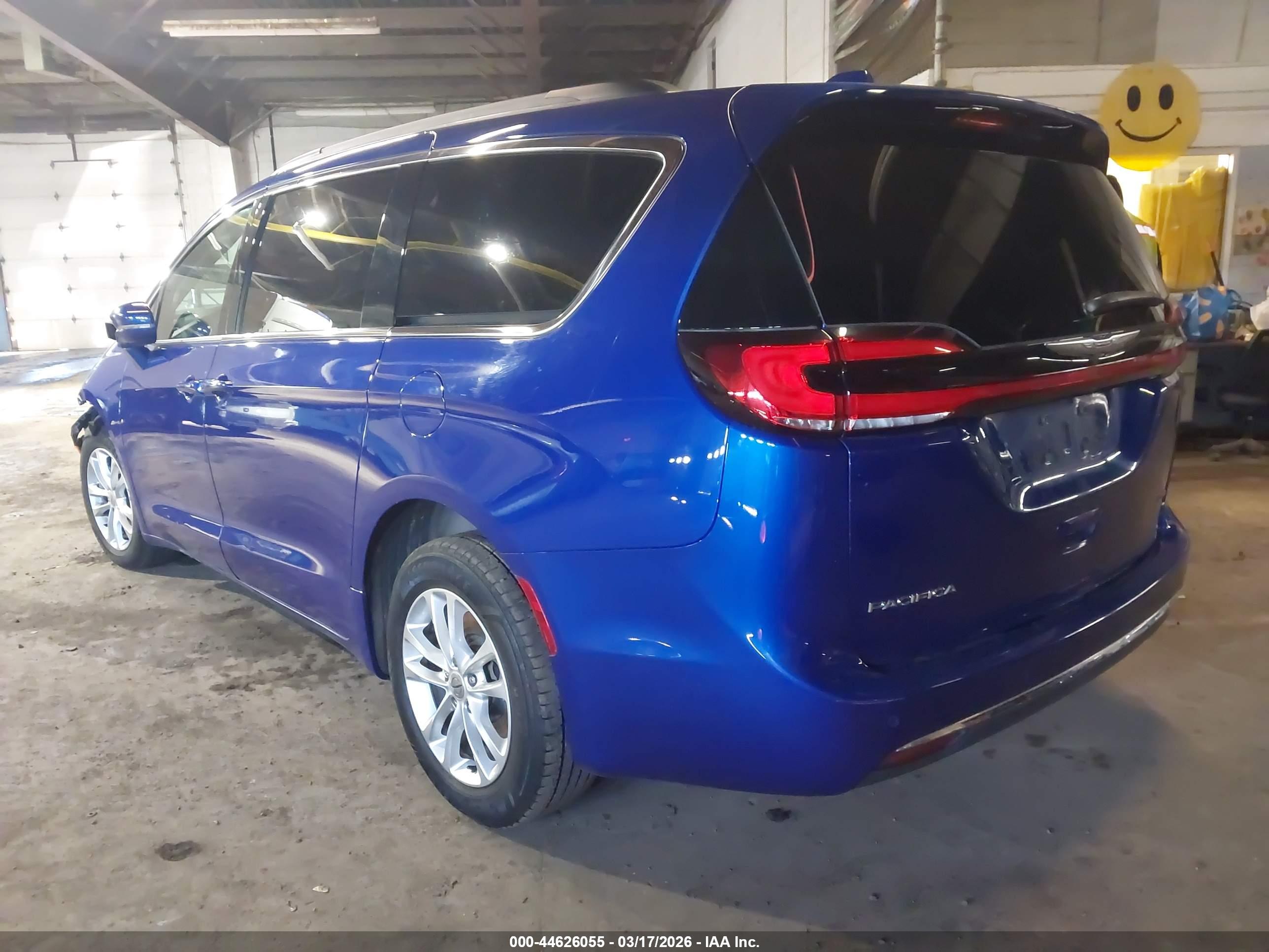 CHRYSLER PACIFICA image 3